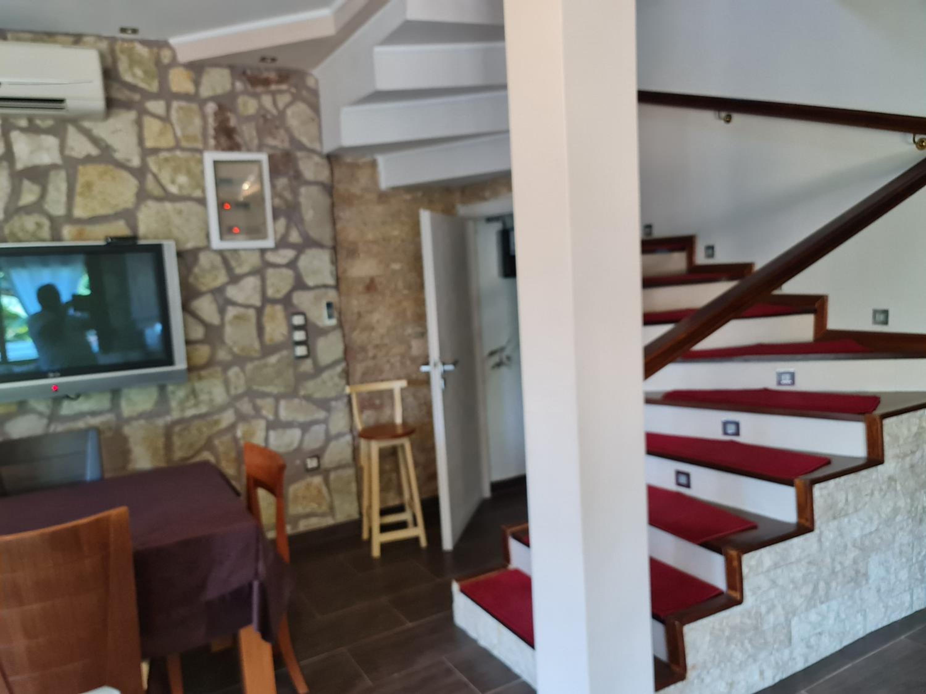 Three-Bedroom House photo 3