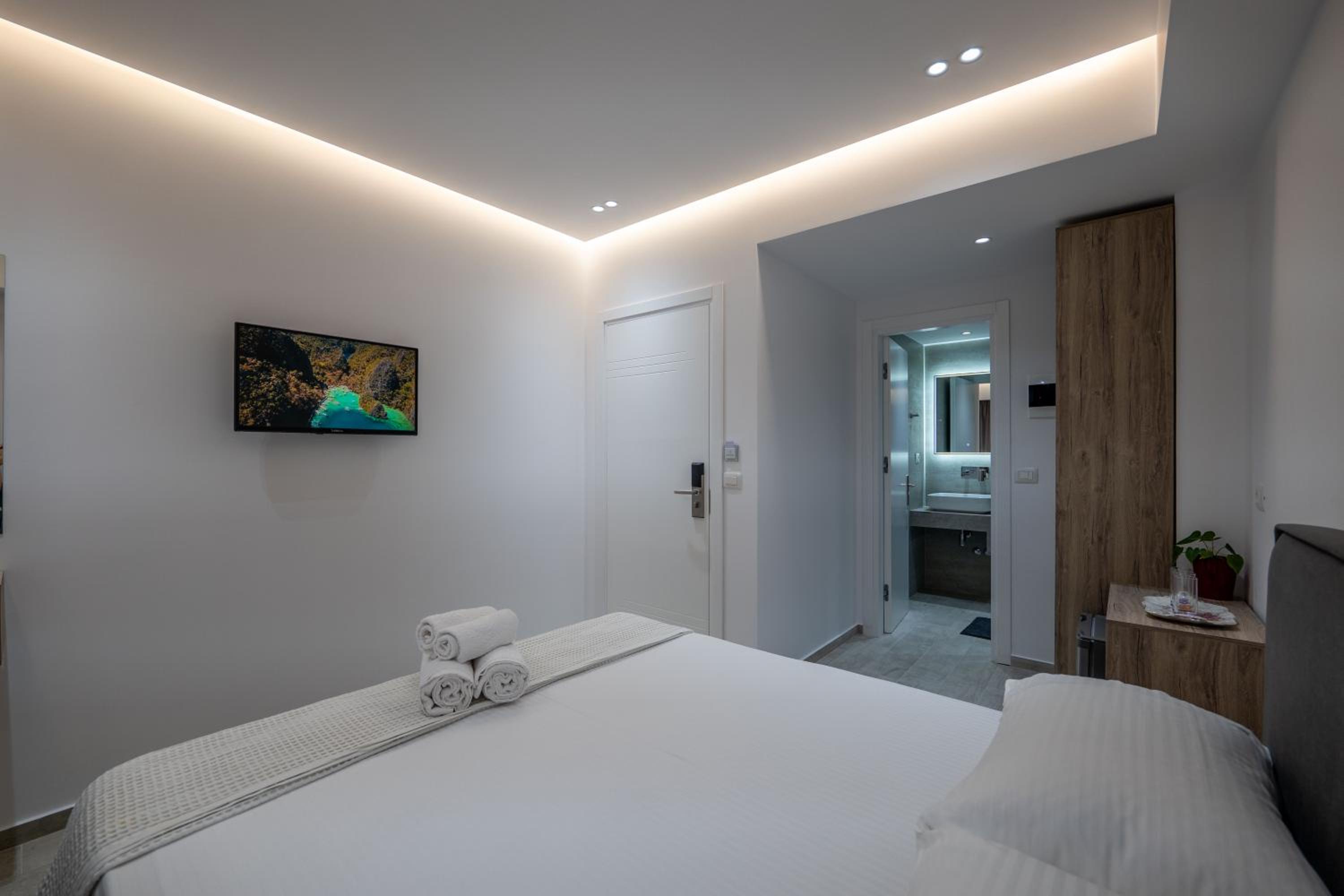 Deluxe Double or Twin Room photo 3