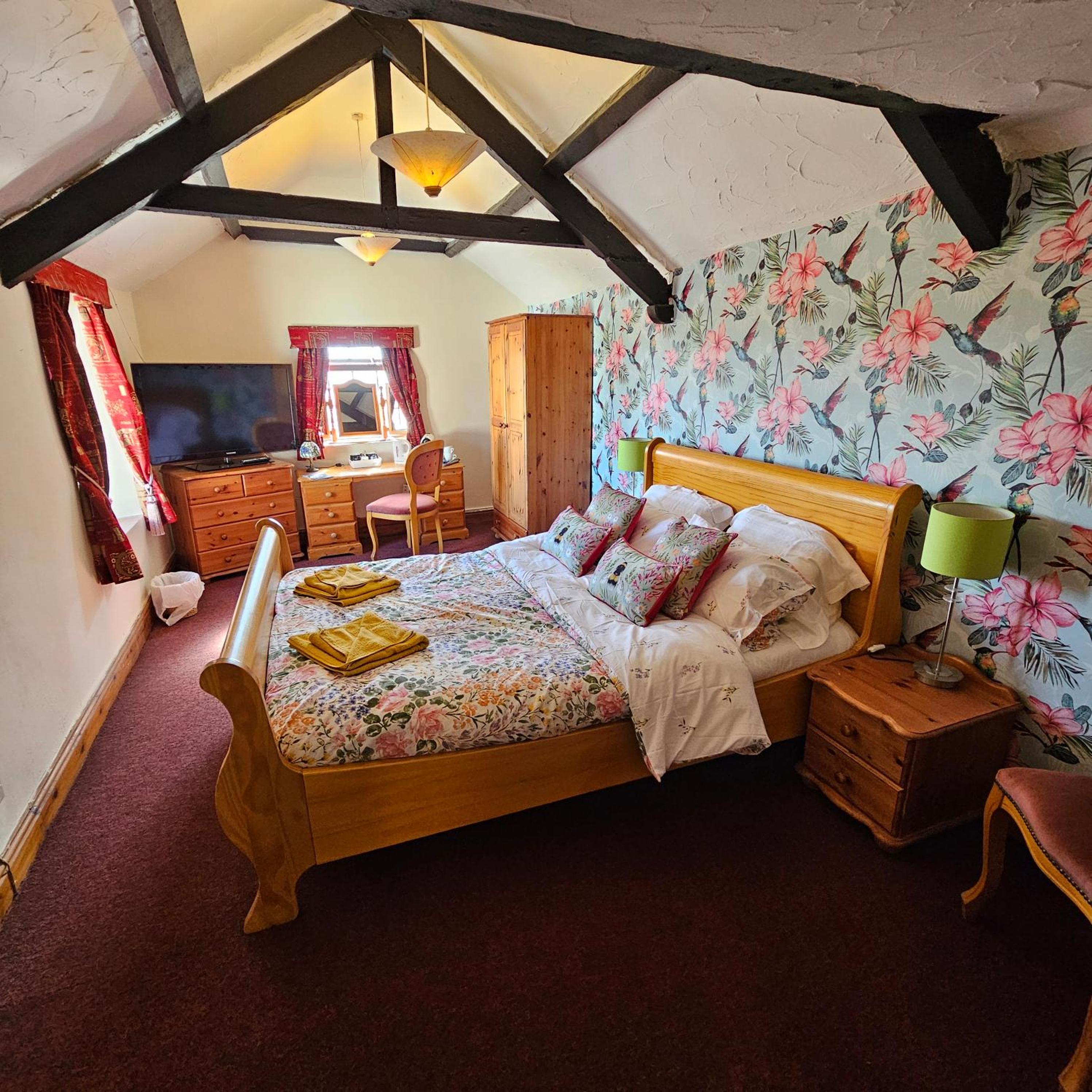 Deluxe Double Room - Photo 8