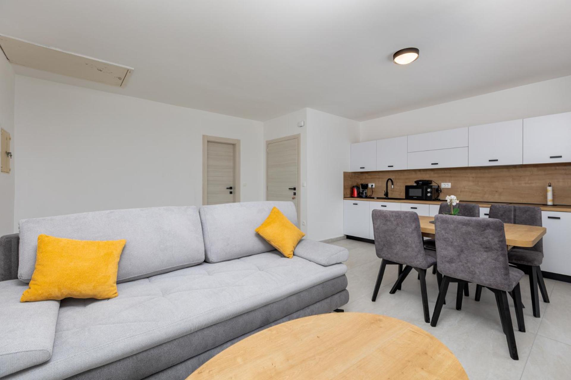 One-Bedroom Apartment photo 2