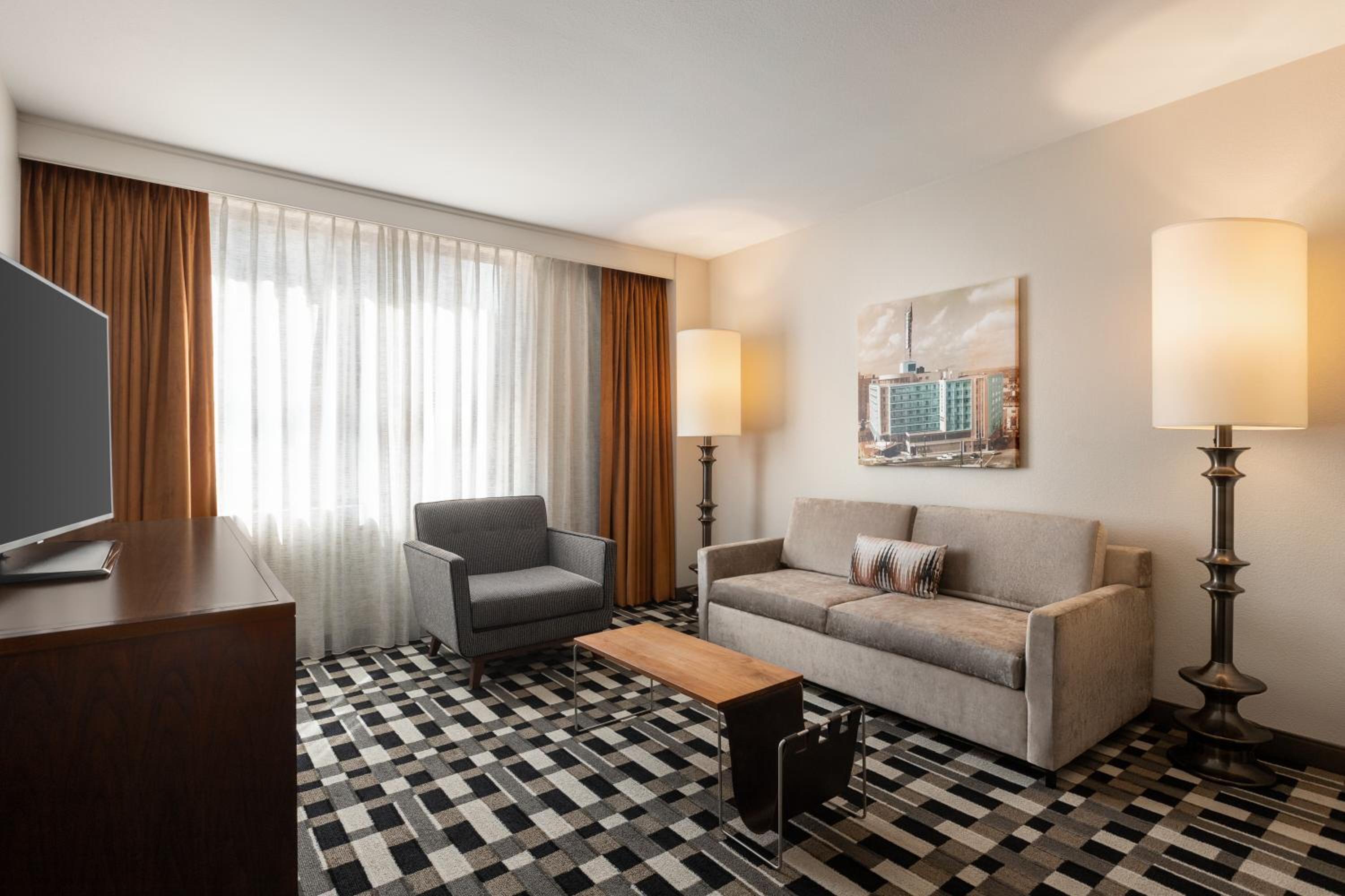 Two-Room Suite with One King Bed and Sofa Bed - Photo 2
