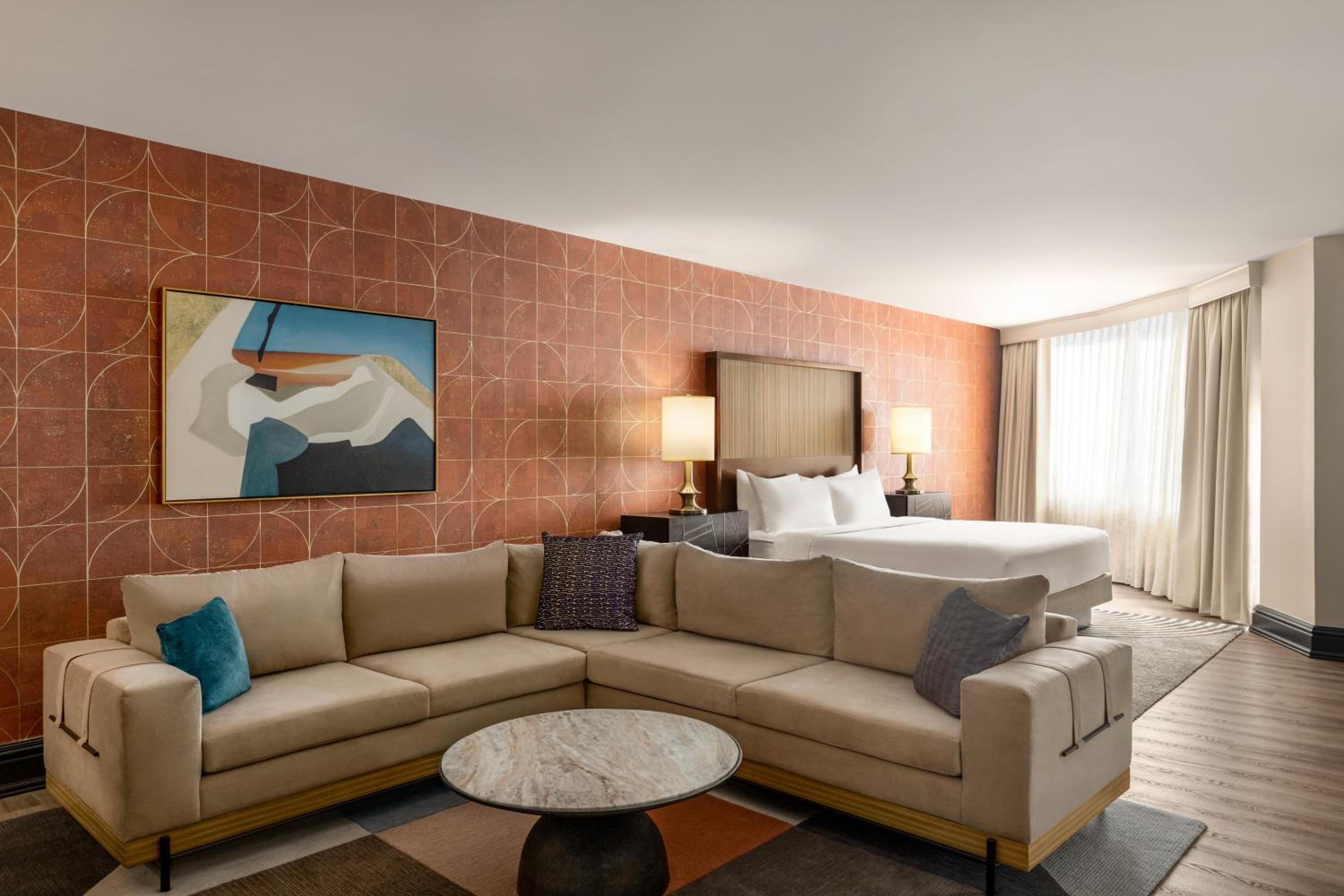 Two-Room Suite with One King Bed and Sofa Bed - Photo 18