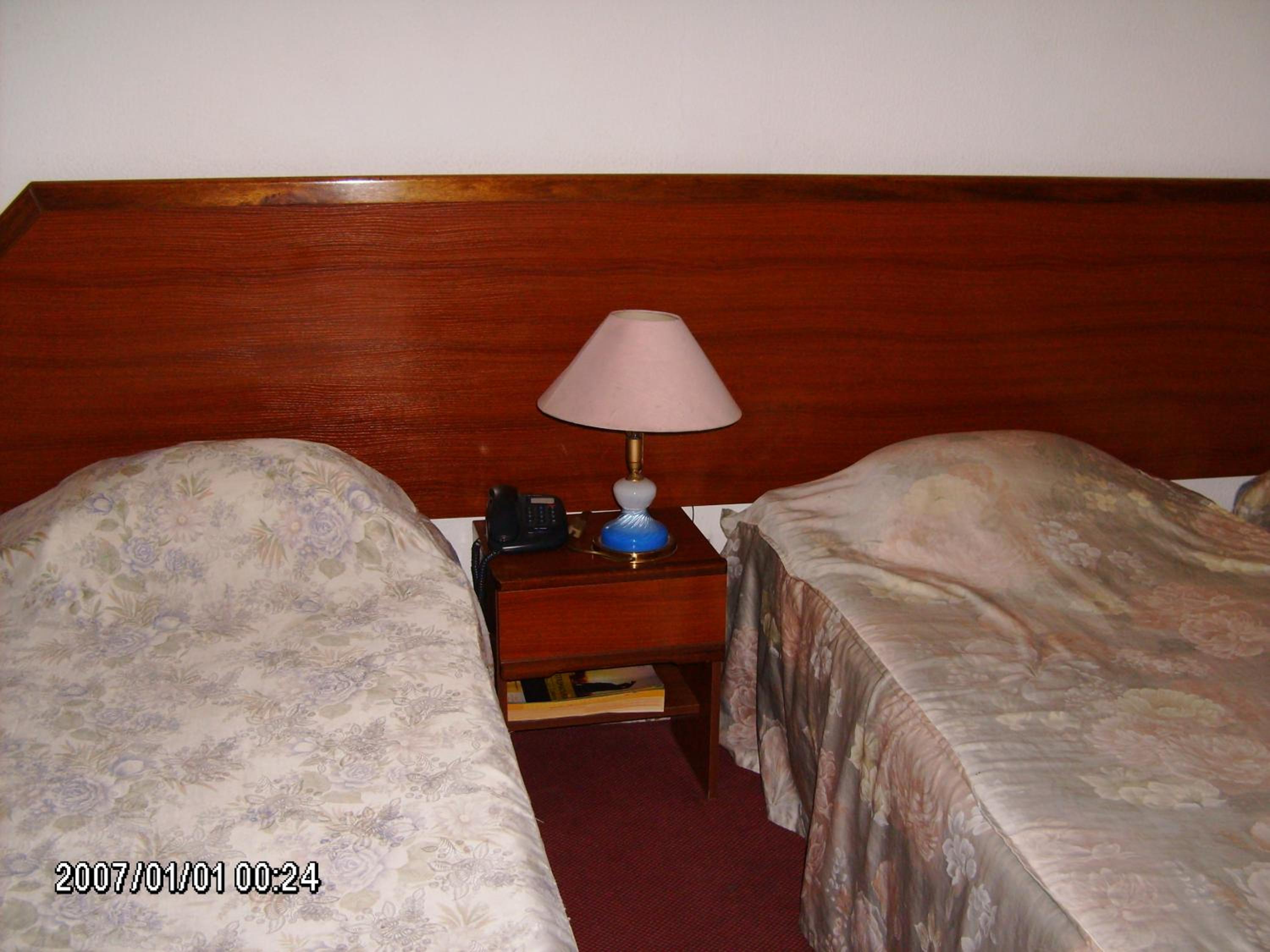 Double or Twin Room - Photo 3