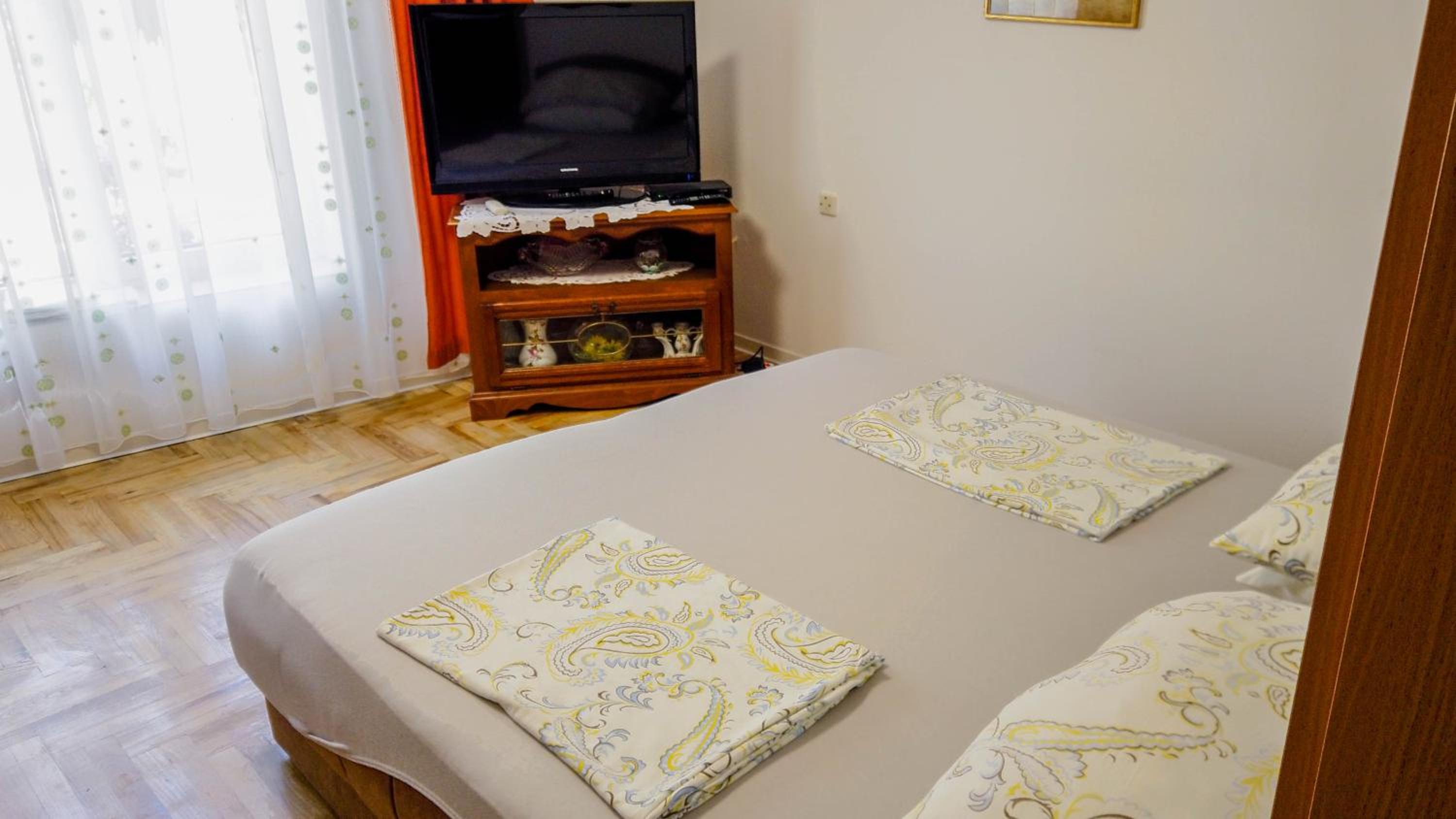 Apartment with Garden View - Photo 19
