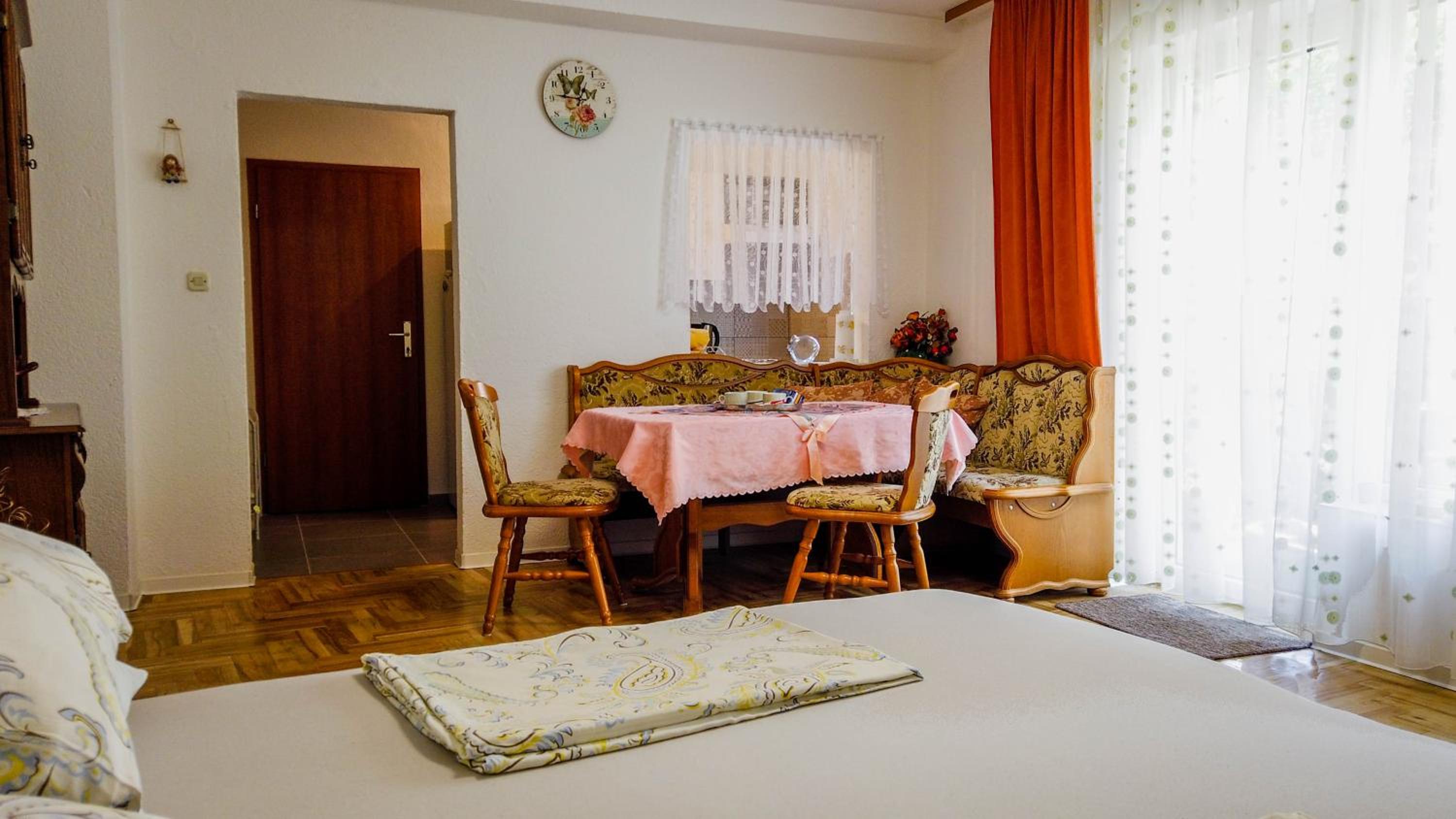 Apartment with Garden View - Photo 20