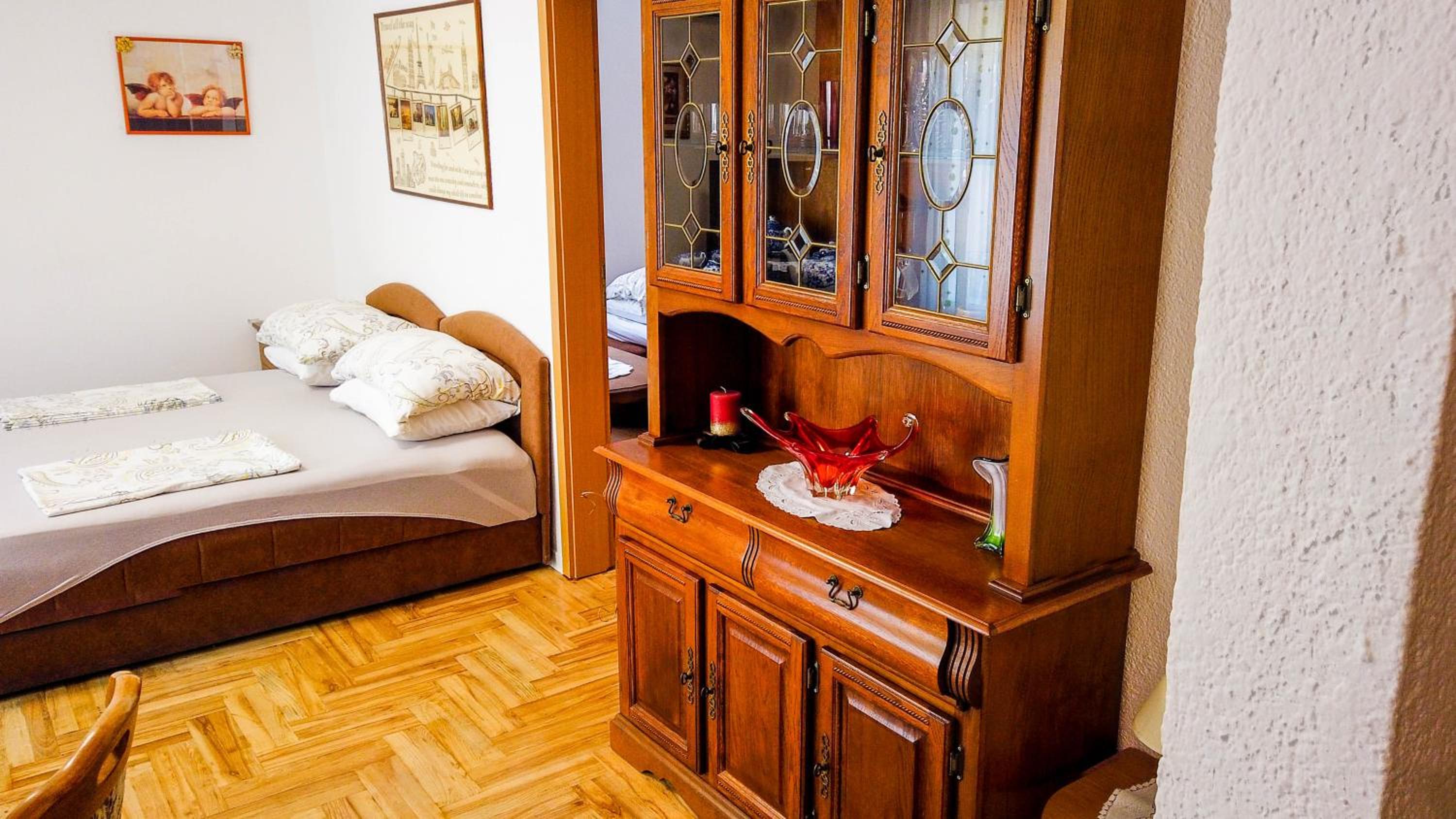 Apartment with Garden View - Photo 4