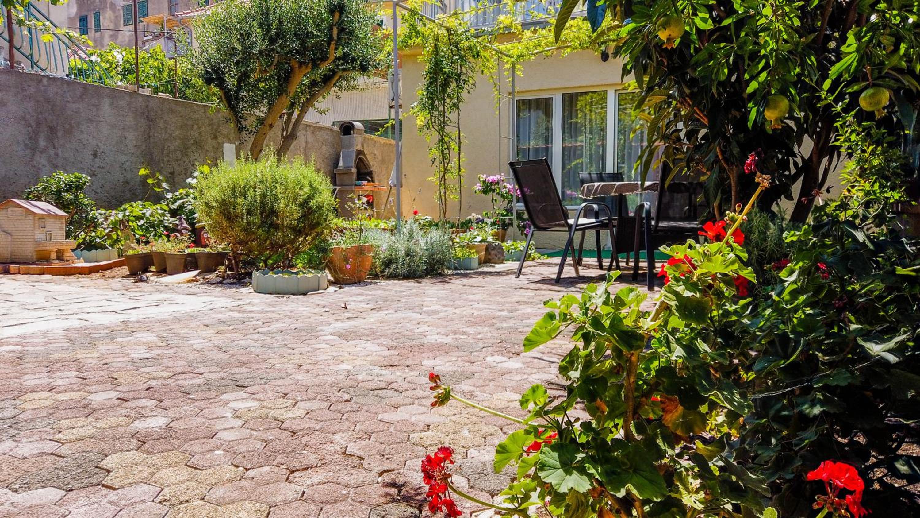 Apartment with Garden View - Photo 11