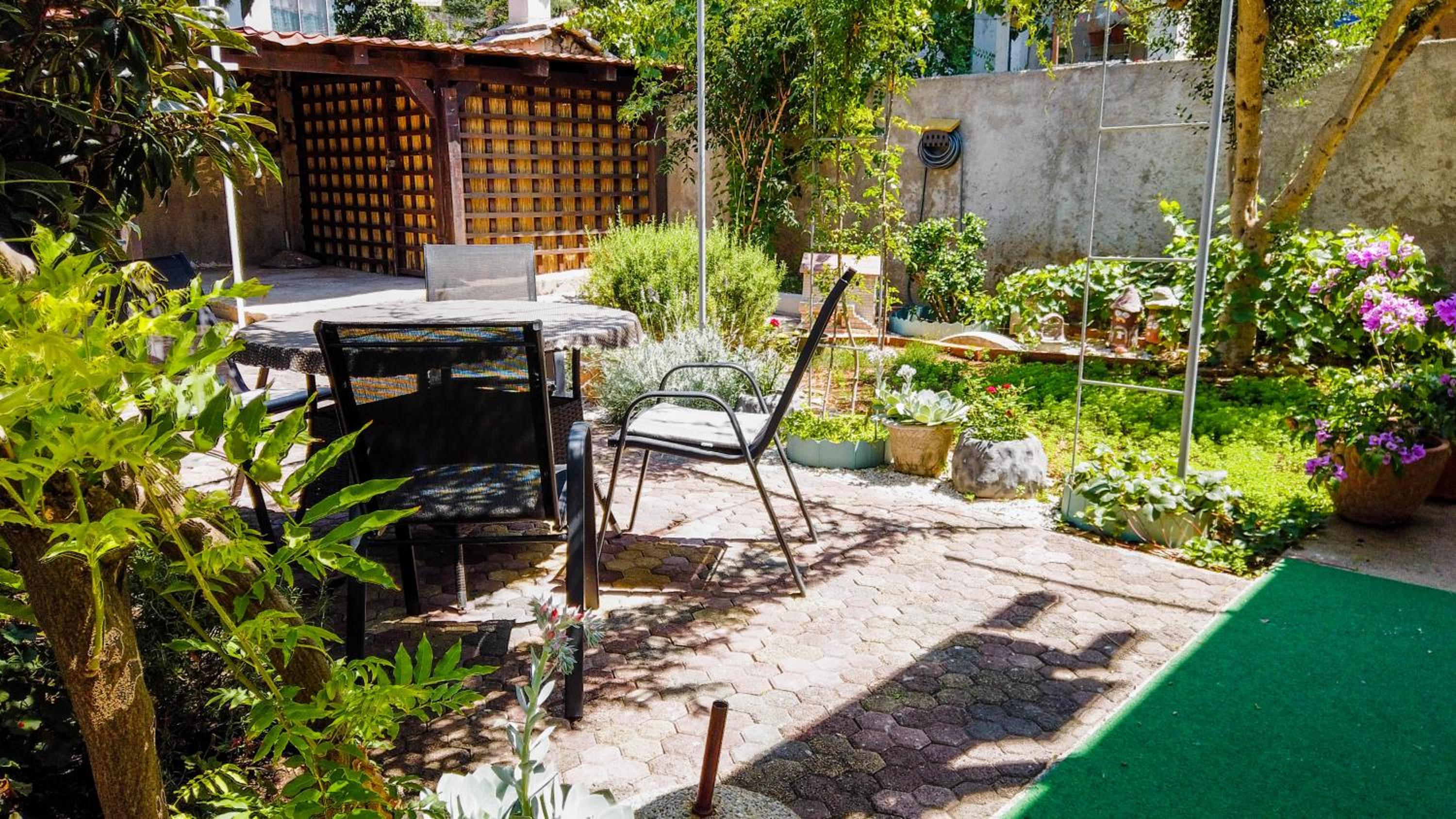Apartment with Garden View - Photo 31