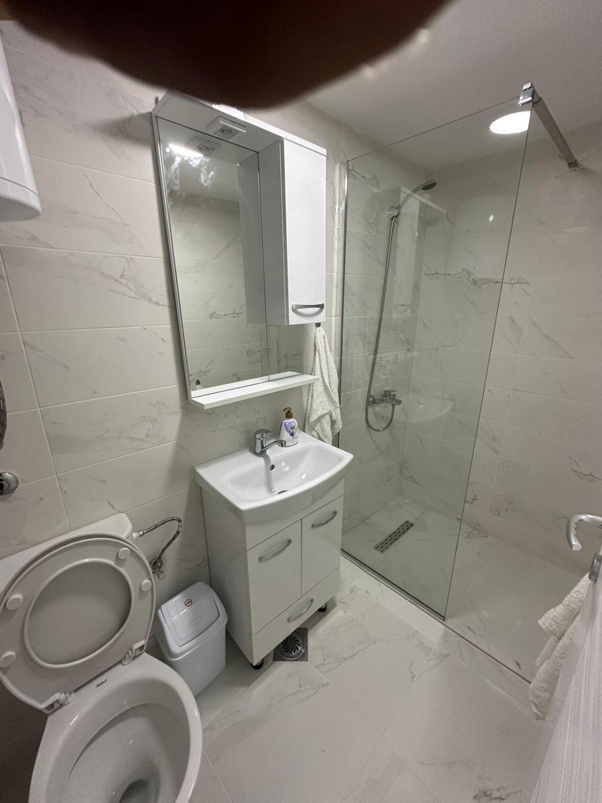 One-Bedroom Apartment photo 3