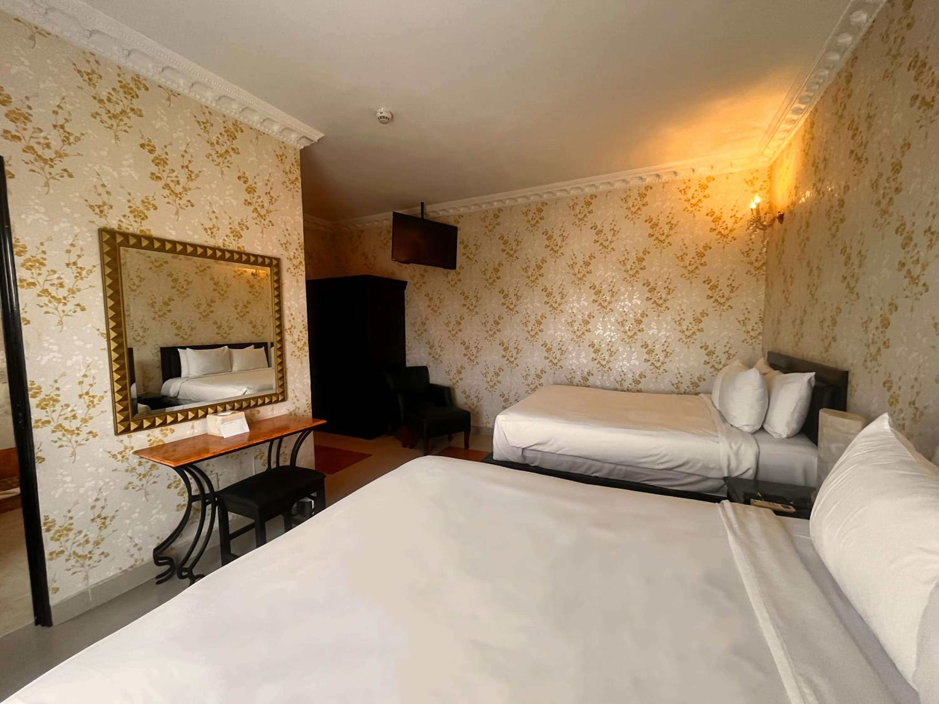 Suite with Spa Bath