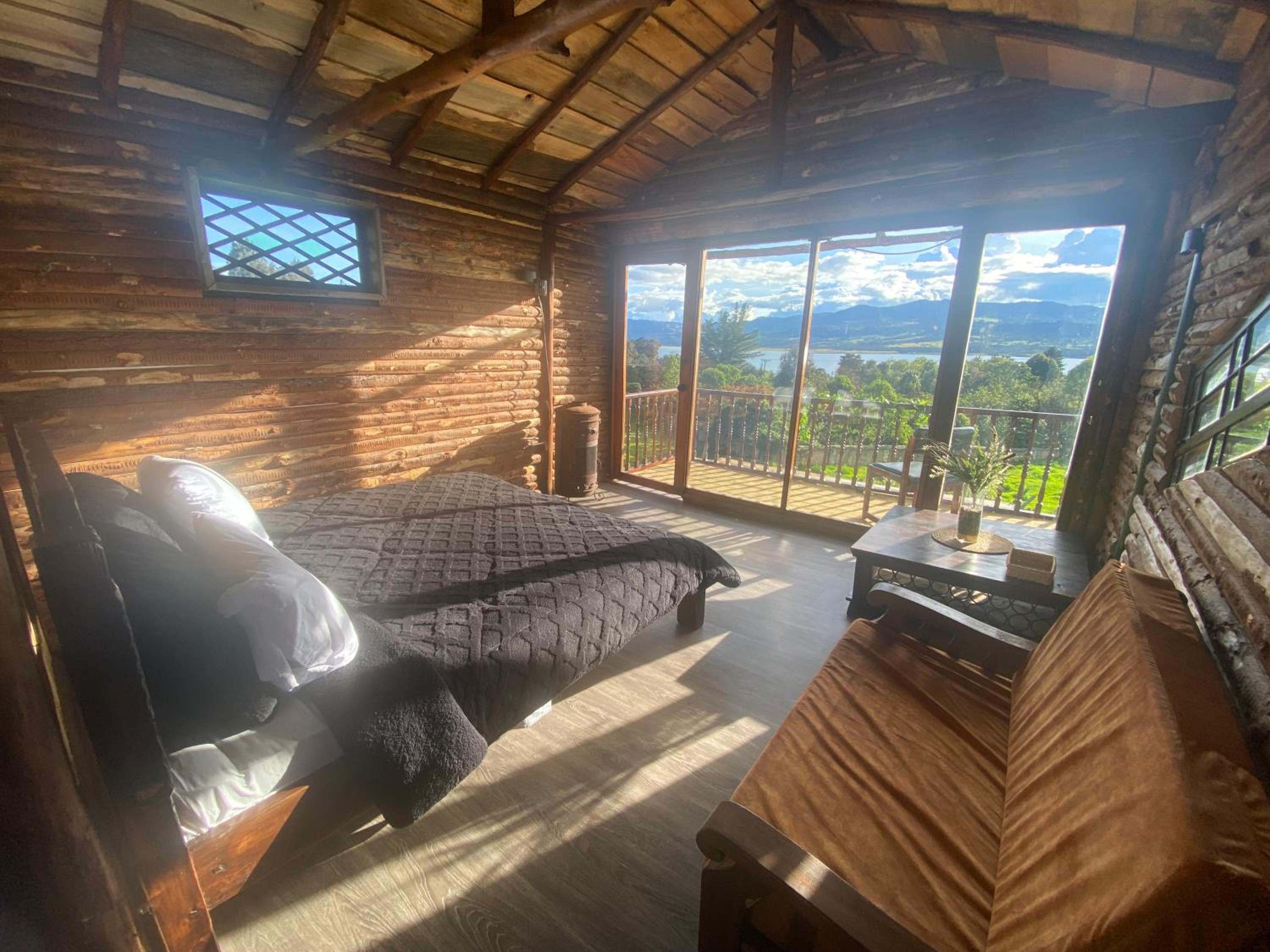 One-Bedroom House photo 1