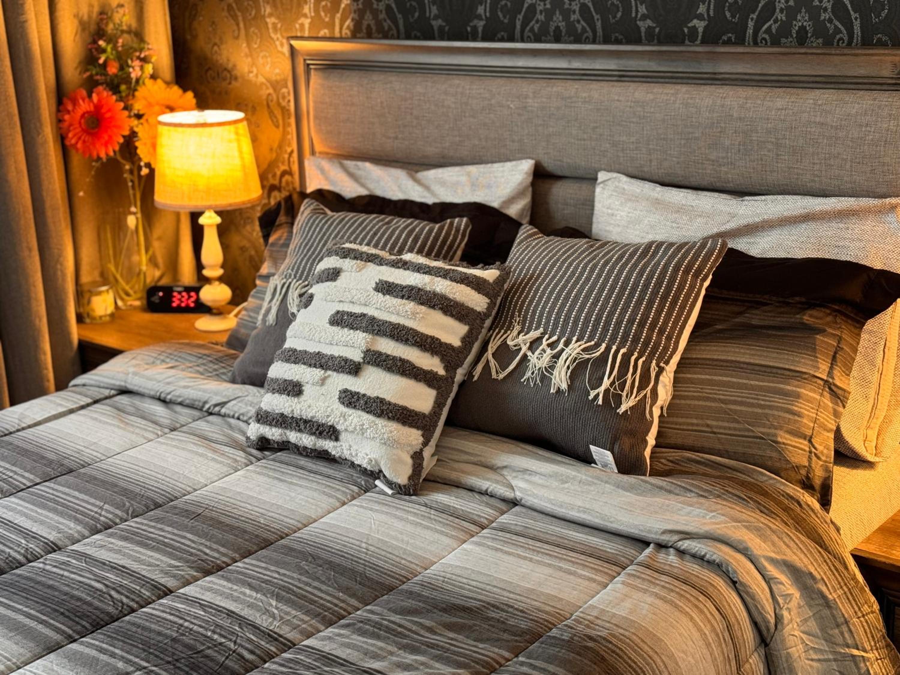 Deluxe Queen Room photo 3