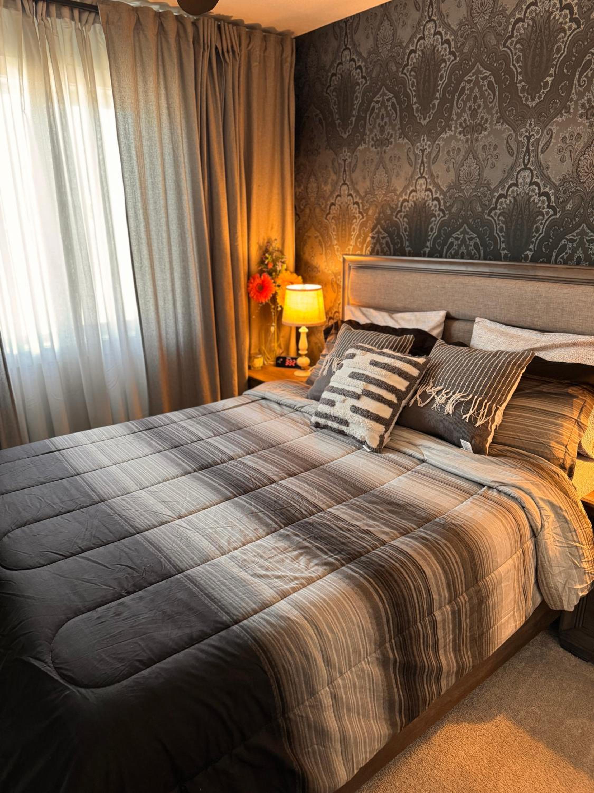 Deluxe Queen Room photo 2
