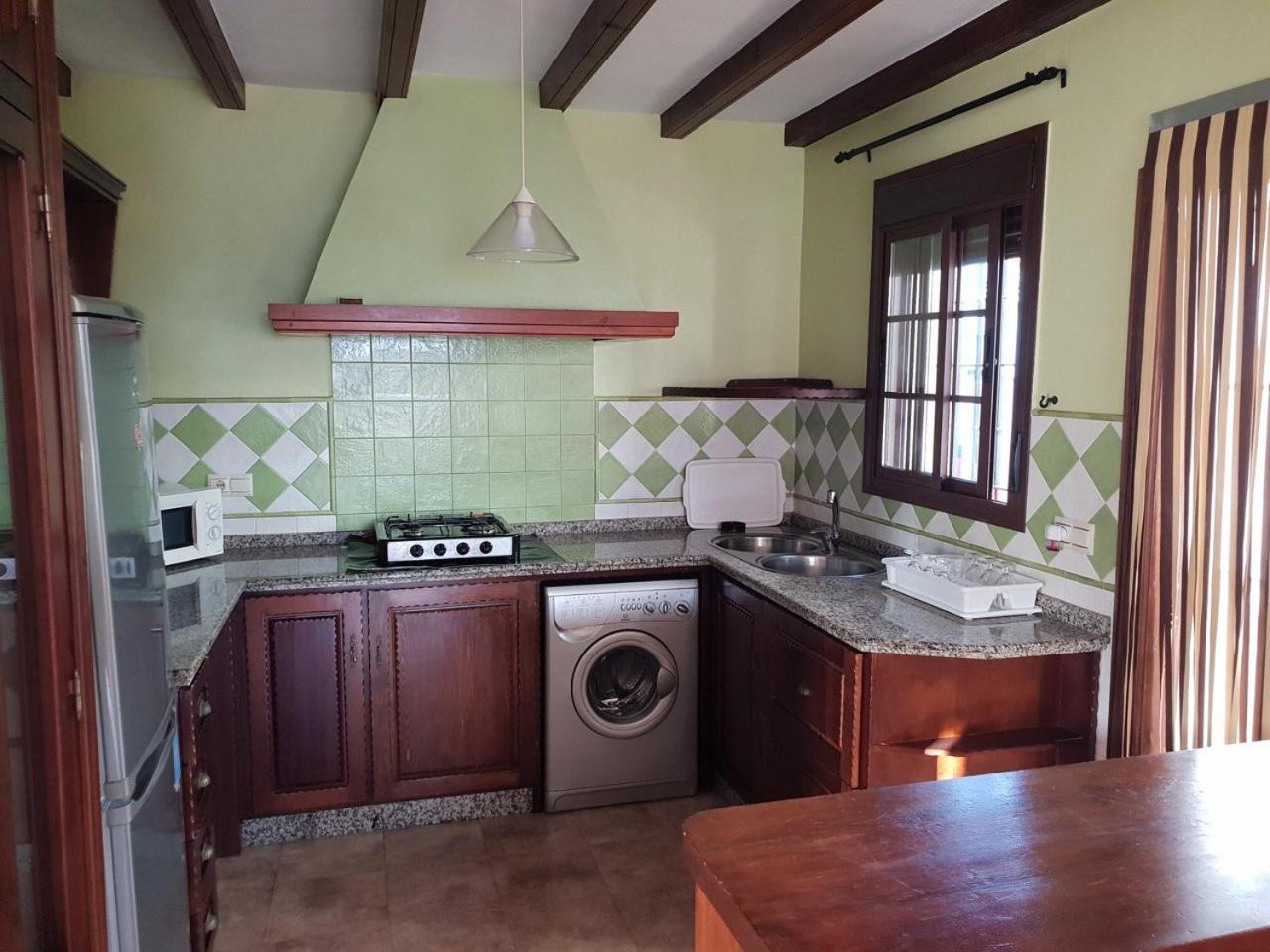 Four-Bedroom House photo 2