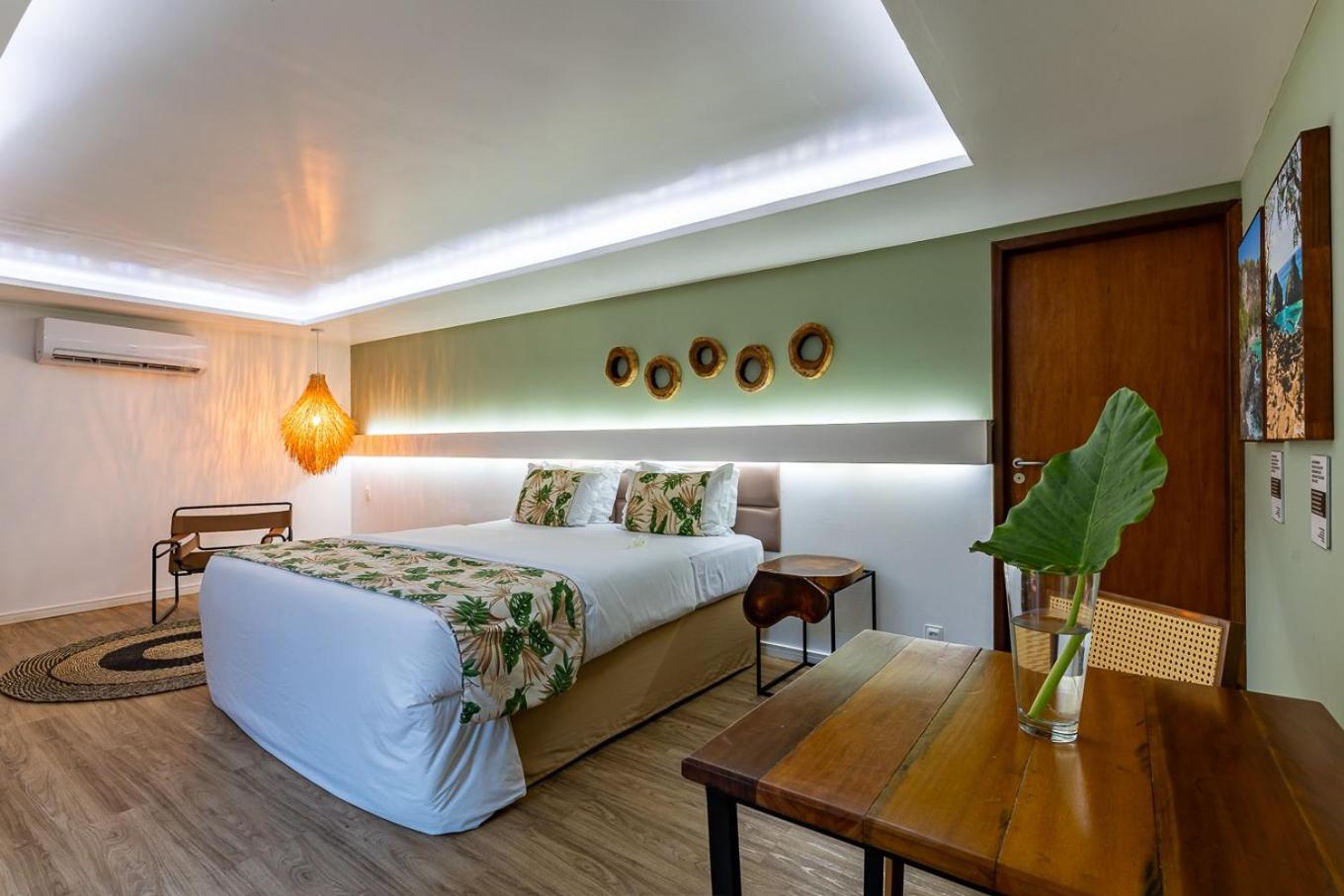 Deluxe Double Room (2 Adults + 1 Child)