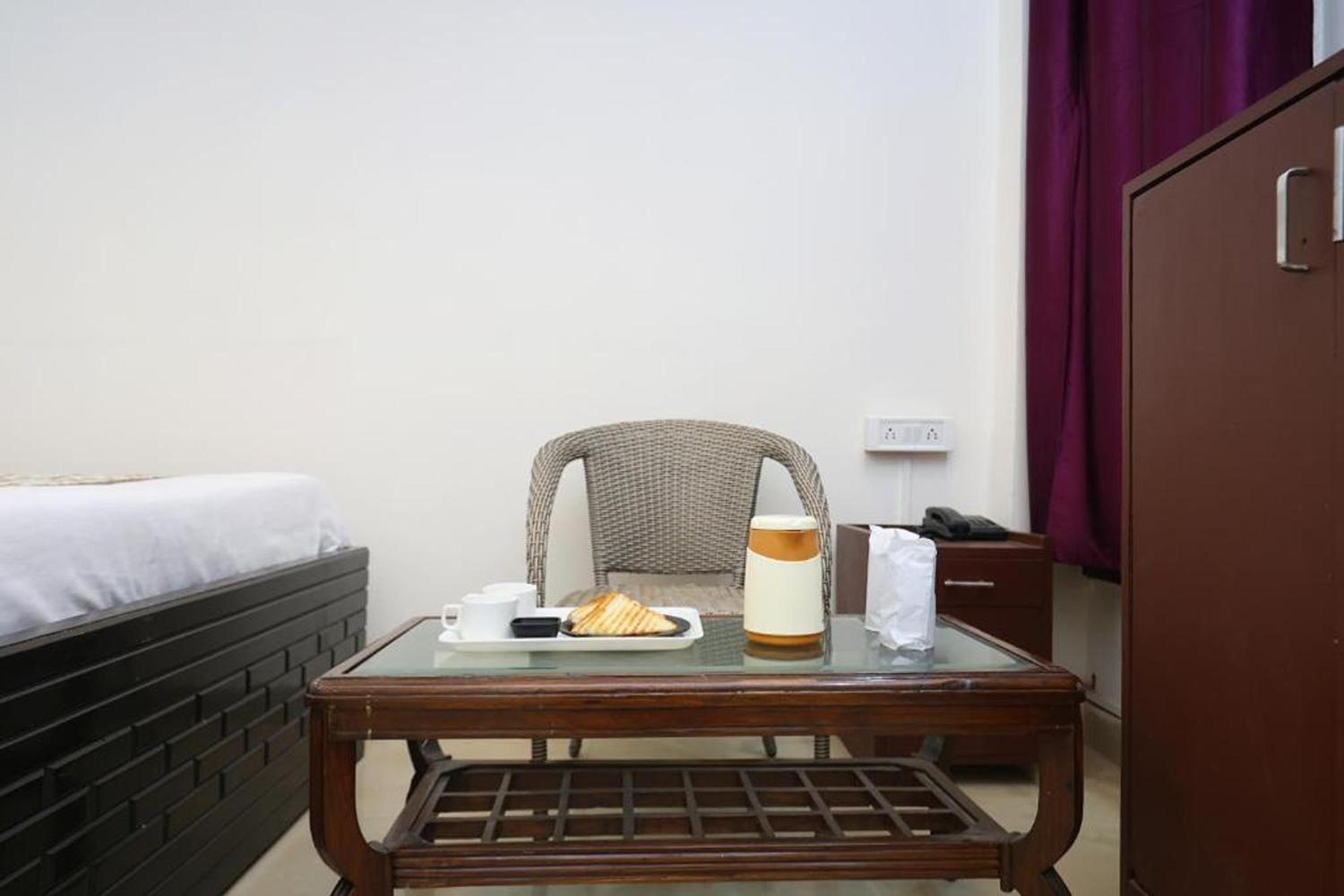 Deluxe Room - Photo 8
