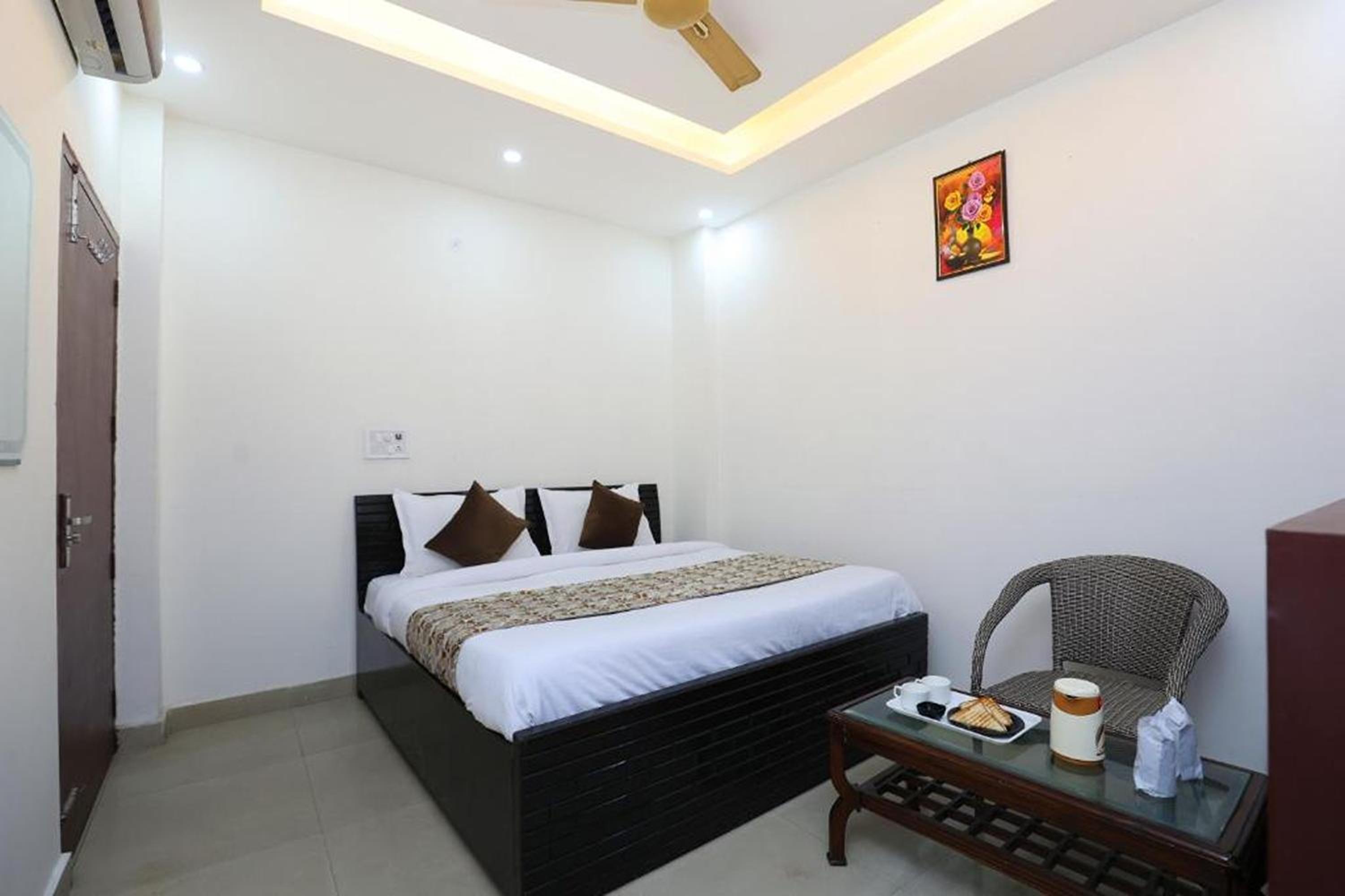 Deluxe Room - Photo 22