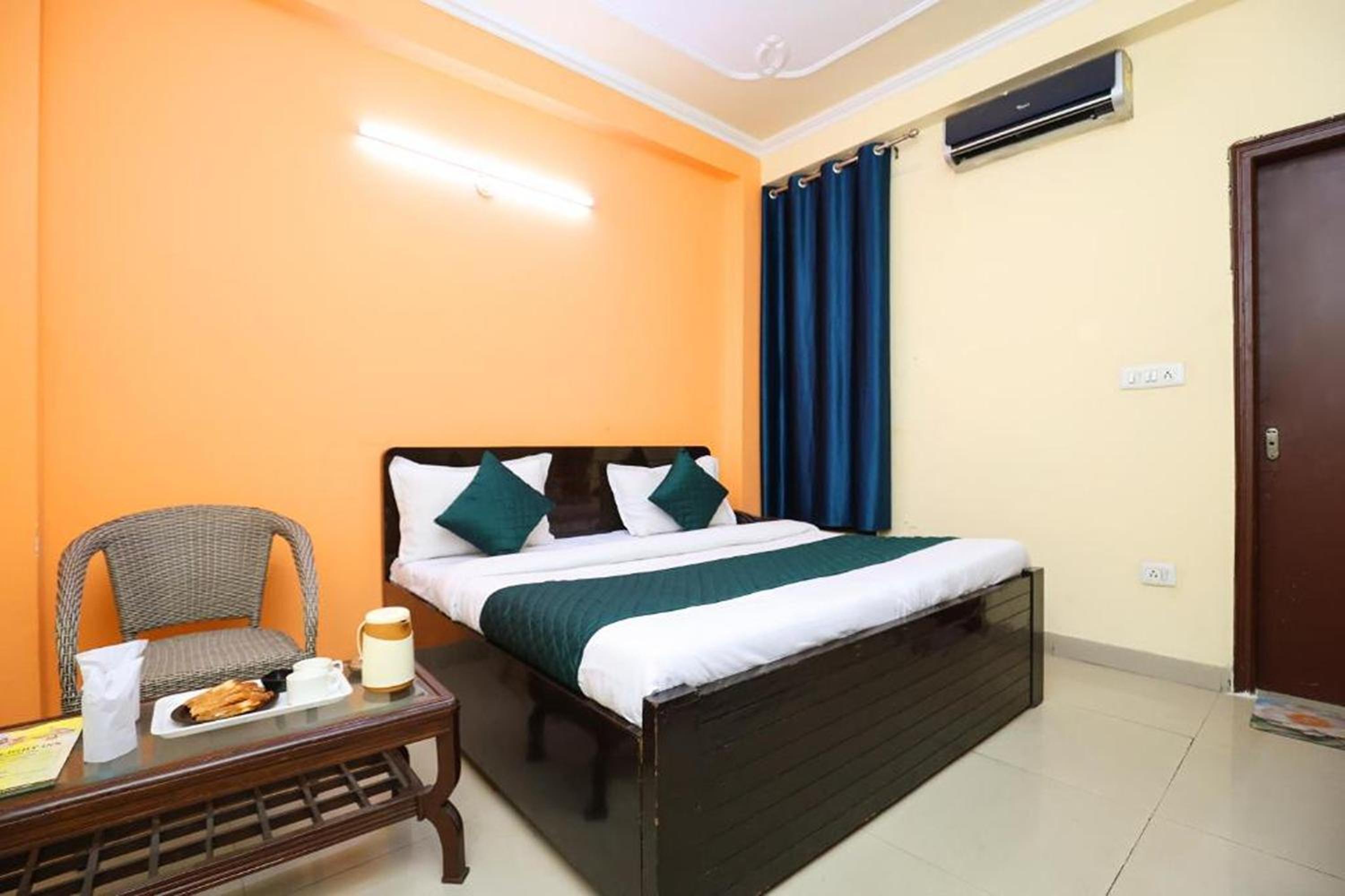 Deluxe Room - Photo 23