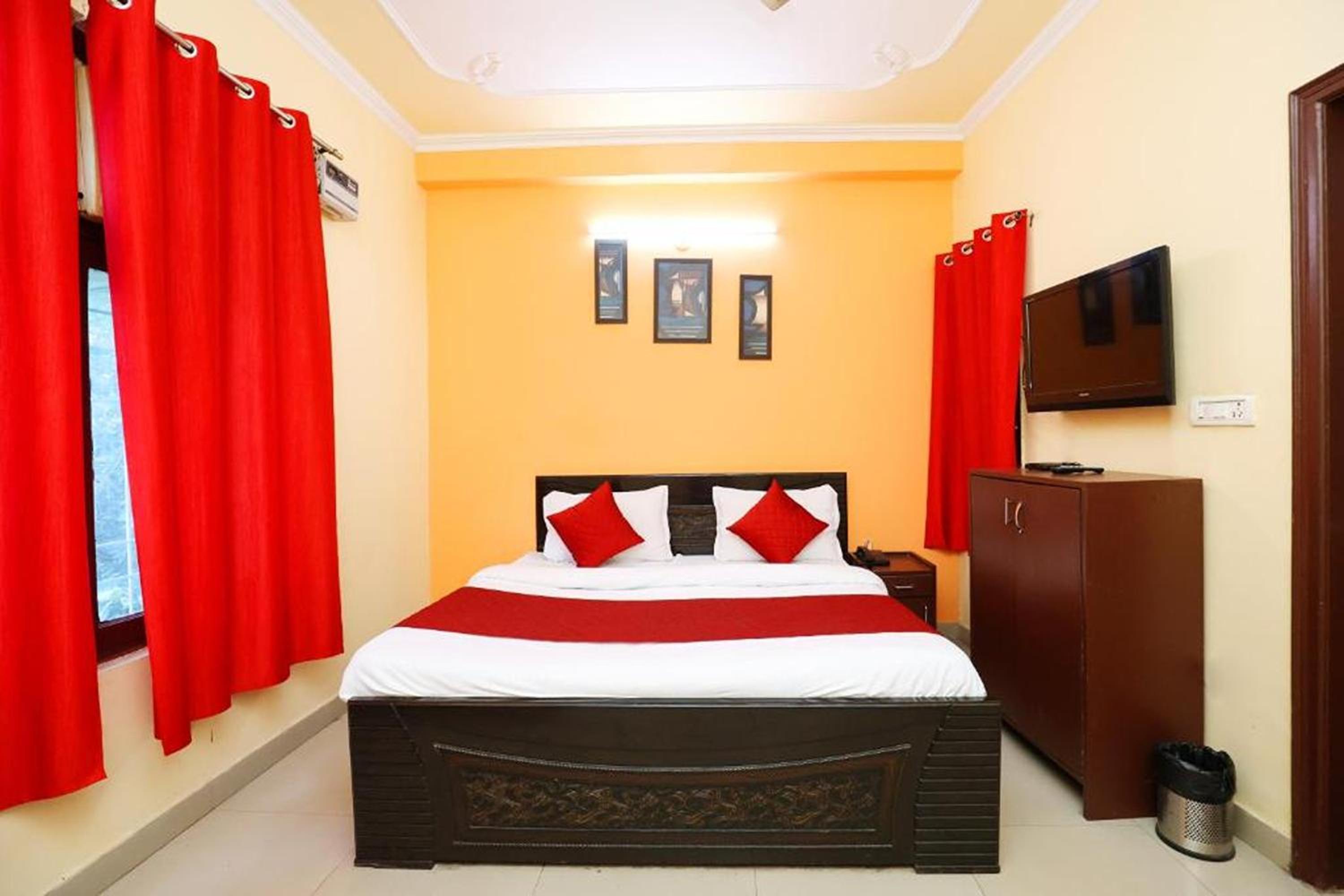 Deluxe Room - Photo 7