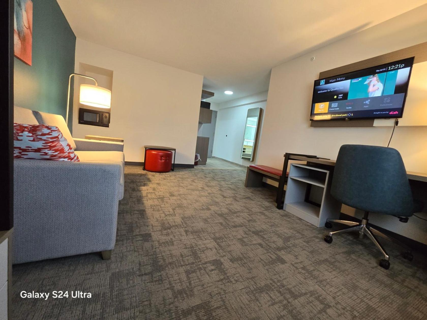 Executive King Room - Photo 7
