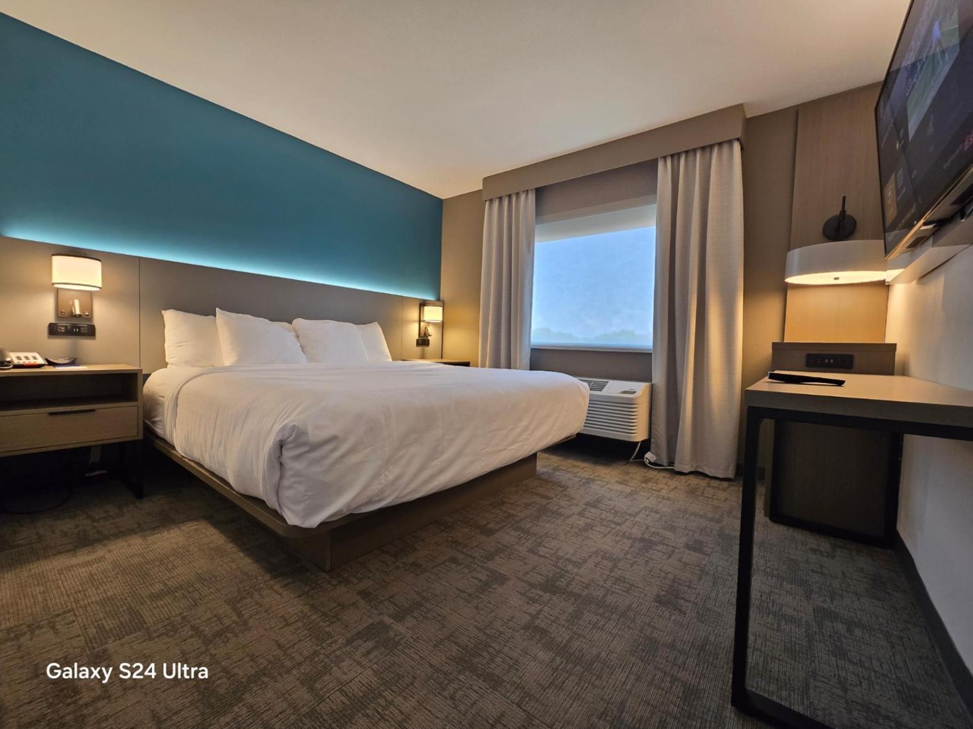Executive King Room - Photo 9