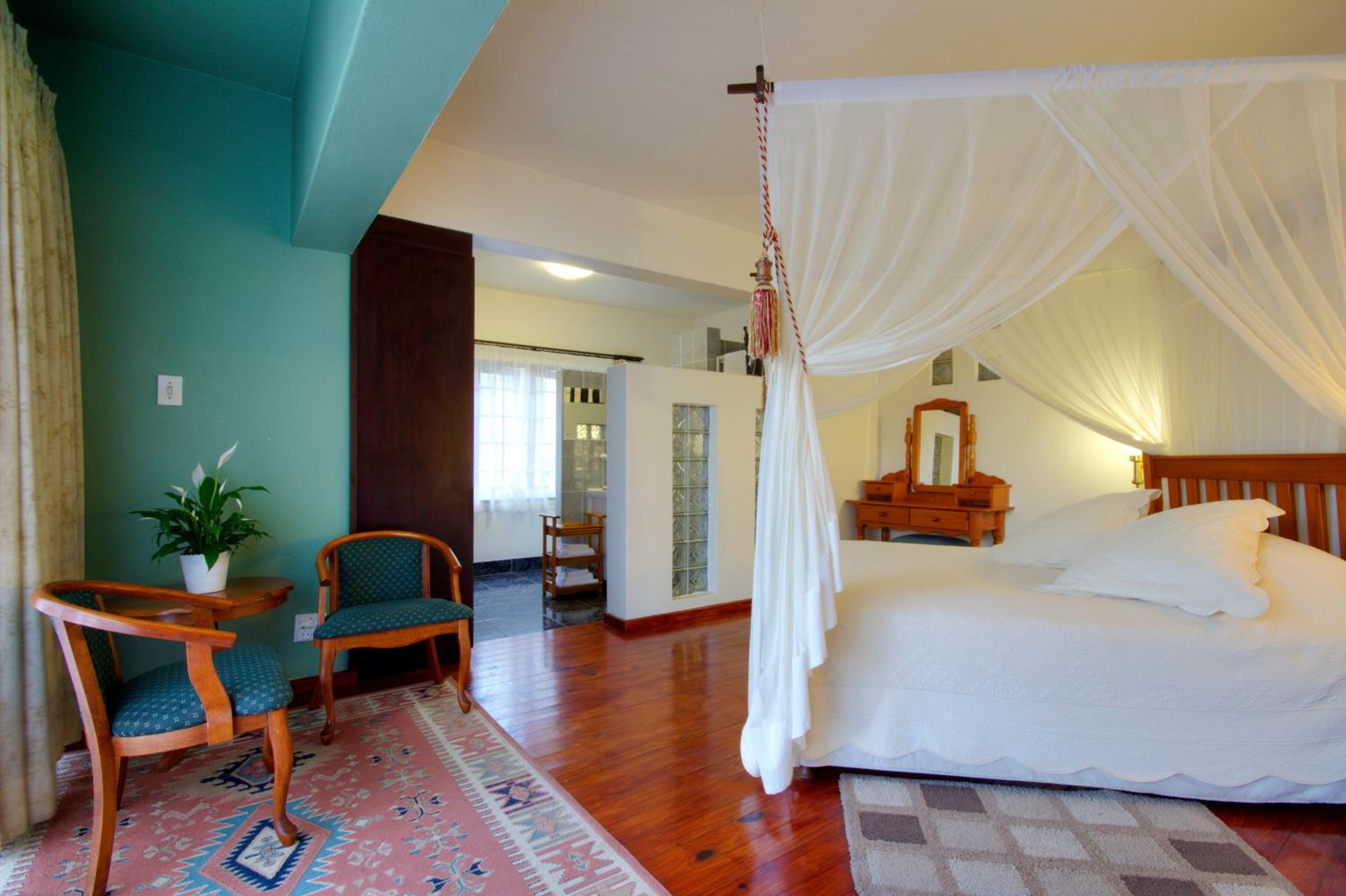 Deluxe Family Room (2 Adults + 3 Children) - Photo 2