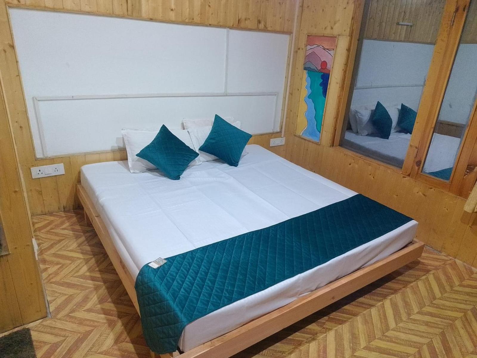 Double Room With Balcony photo 3