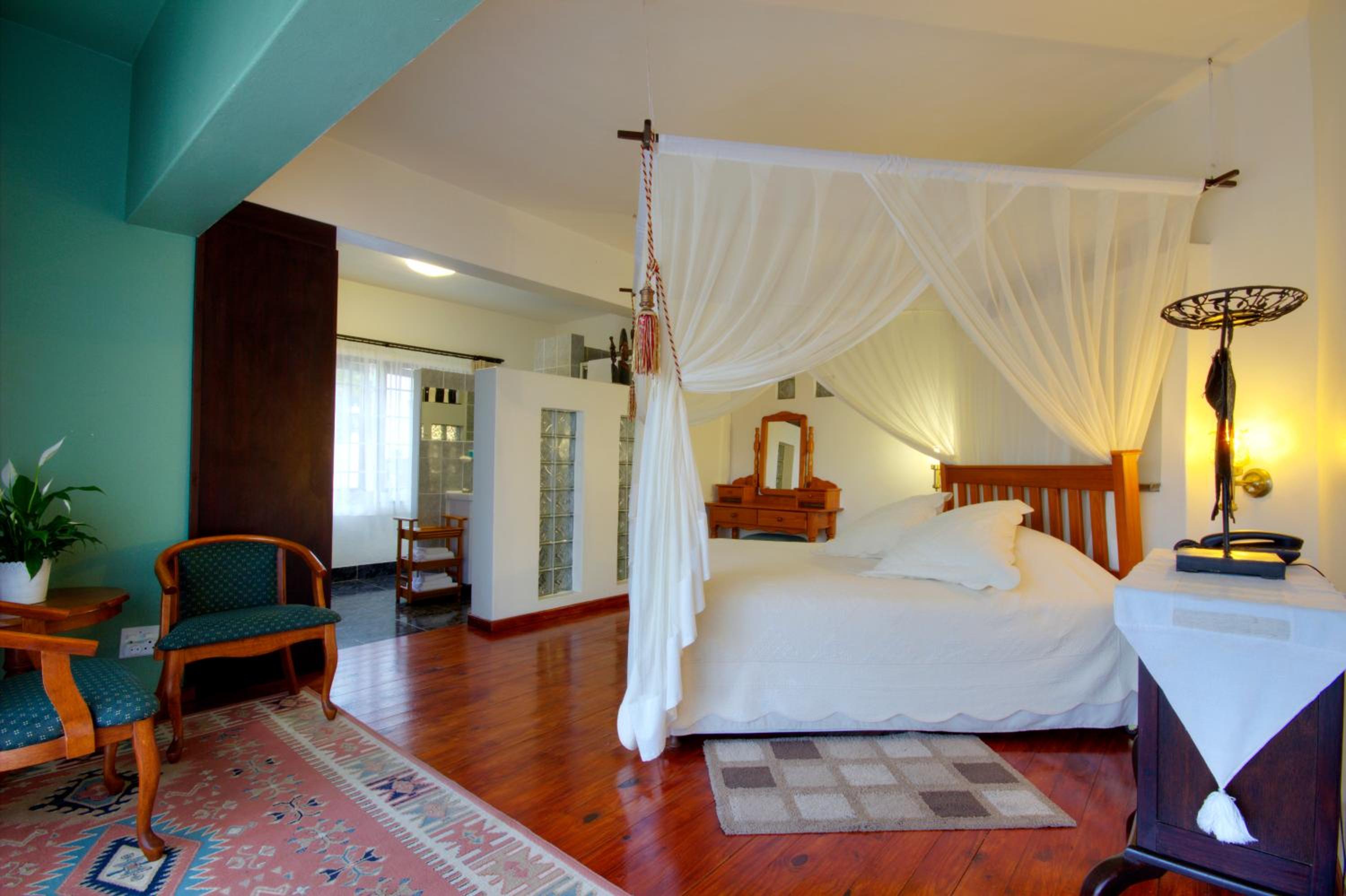 Deluxe Family Room (2 Adults + 3 Children) - Photo 4