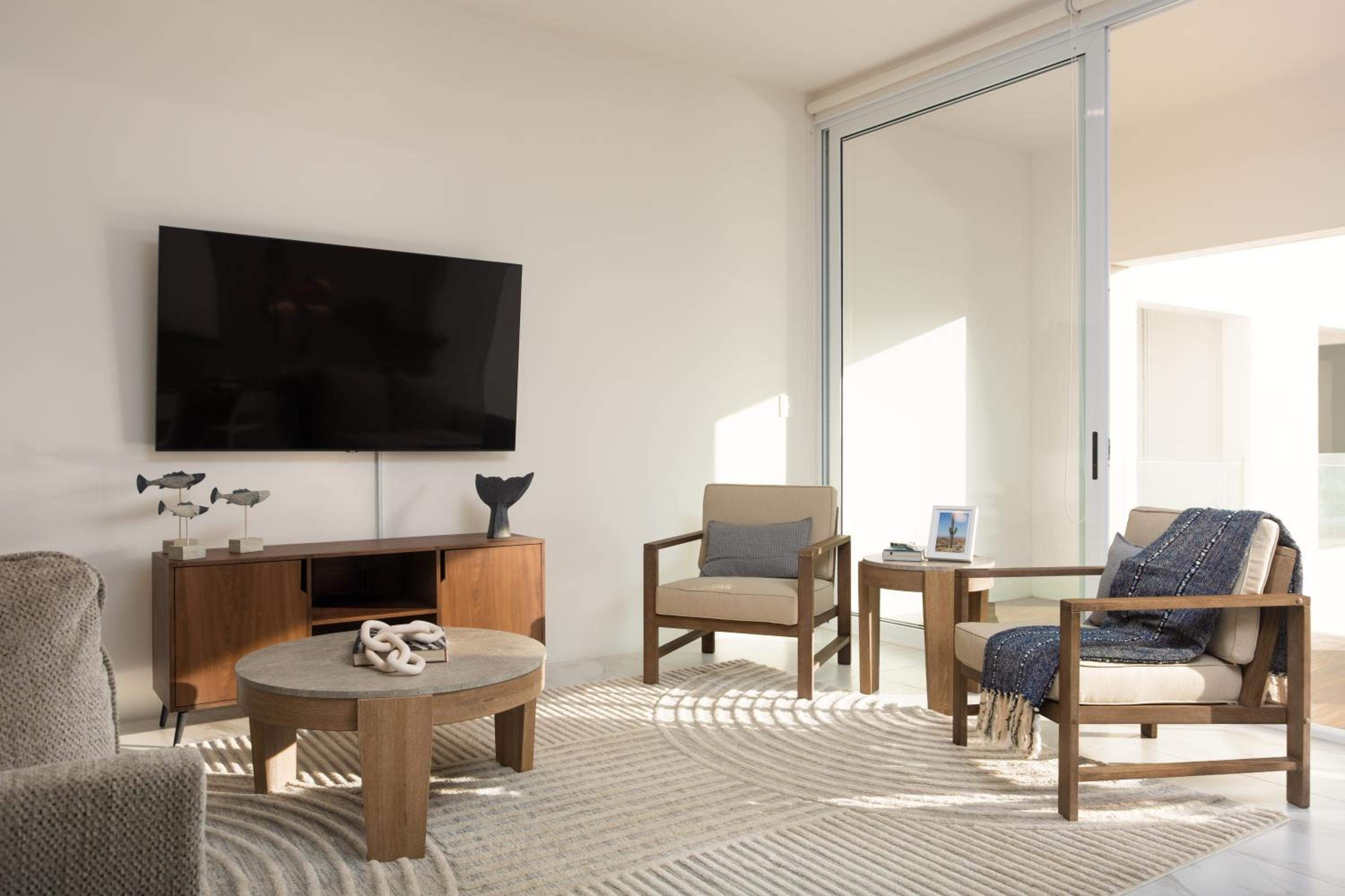 Three-Bedroom Apartment photo 1