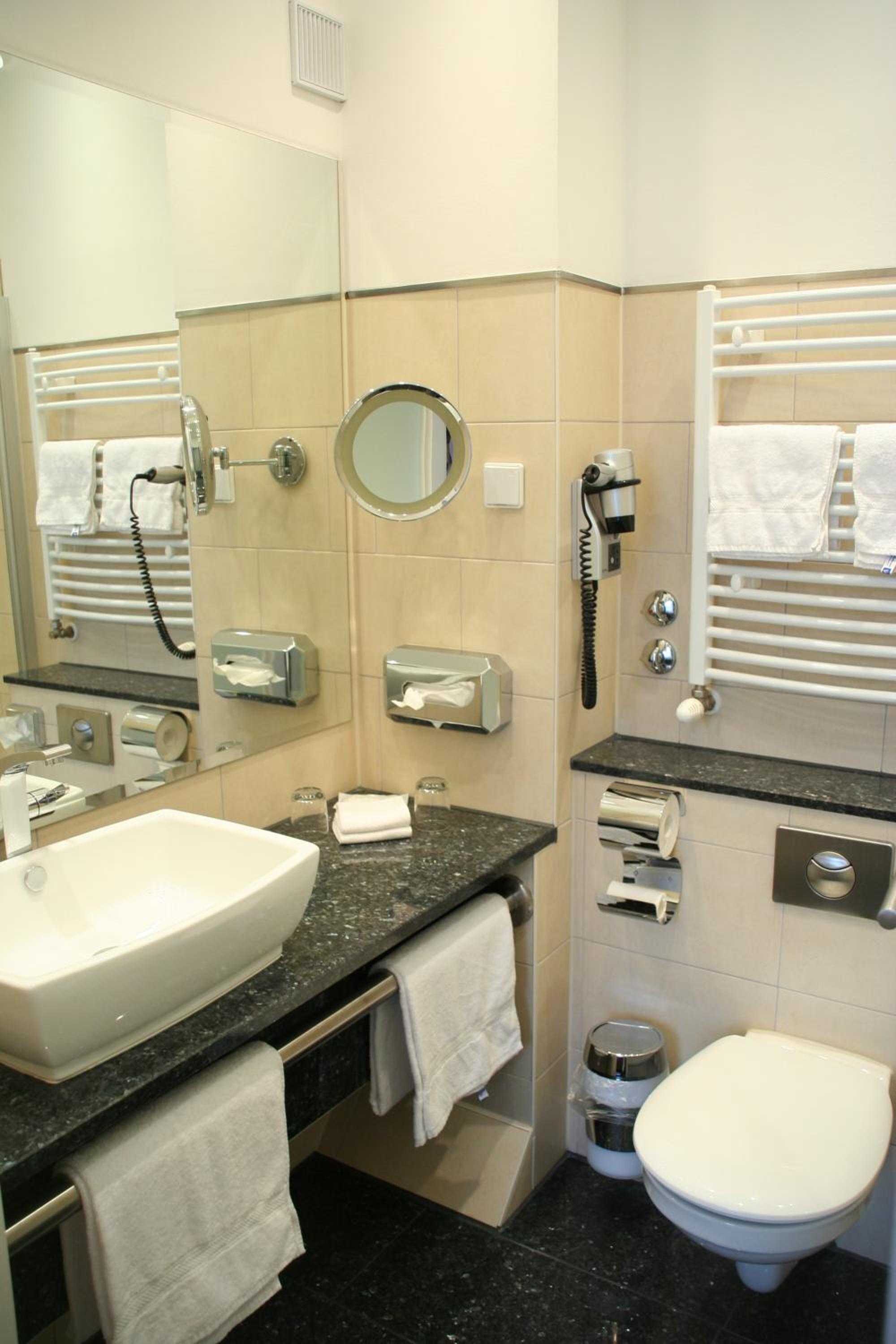 Premium Double Room thumbnail 5