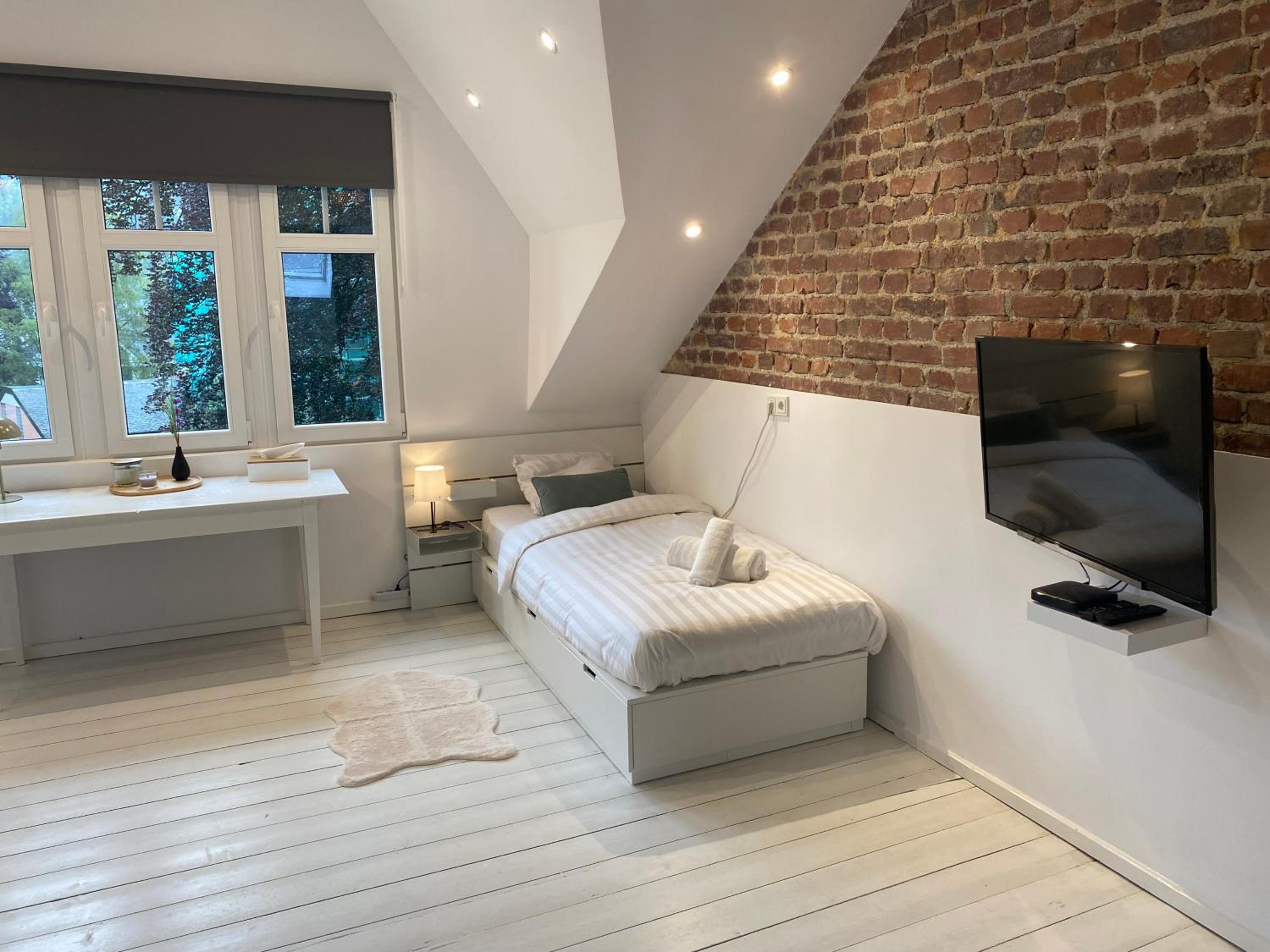Triple Room with Private Bathroom photo 2