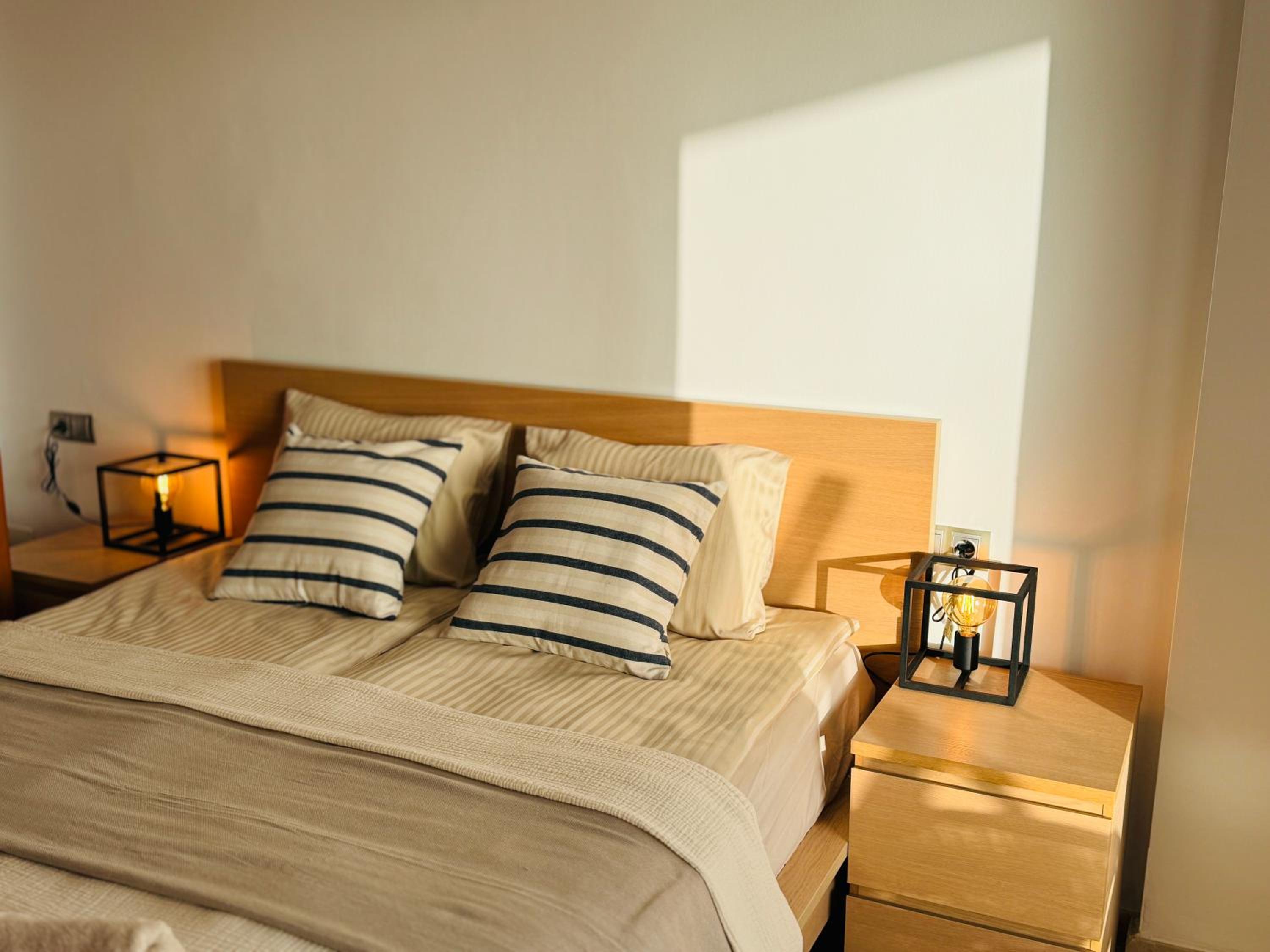 Apartamento de dos habitaciones con terraza y vista al mar