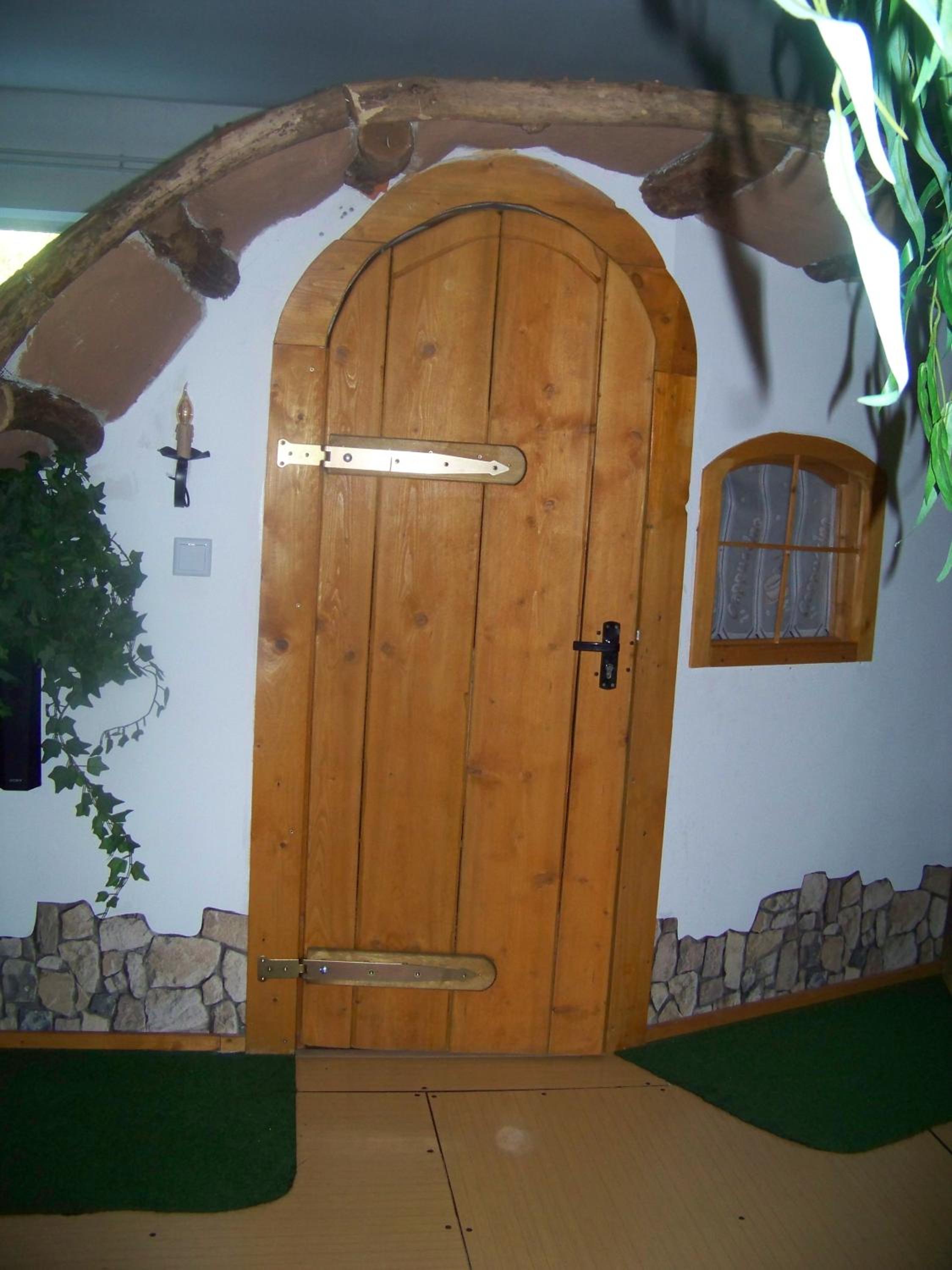 Five-Bedroom House photo 2
