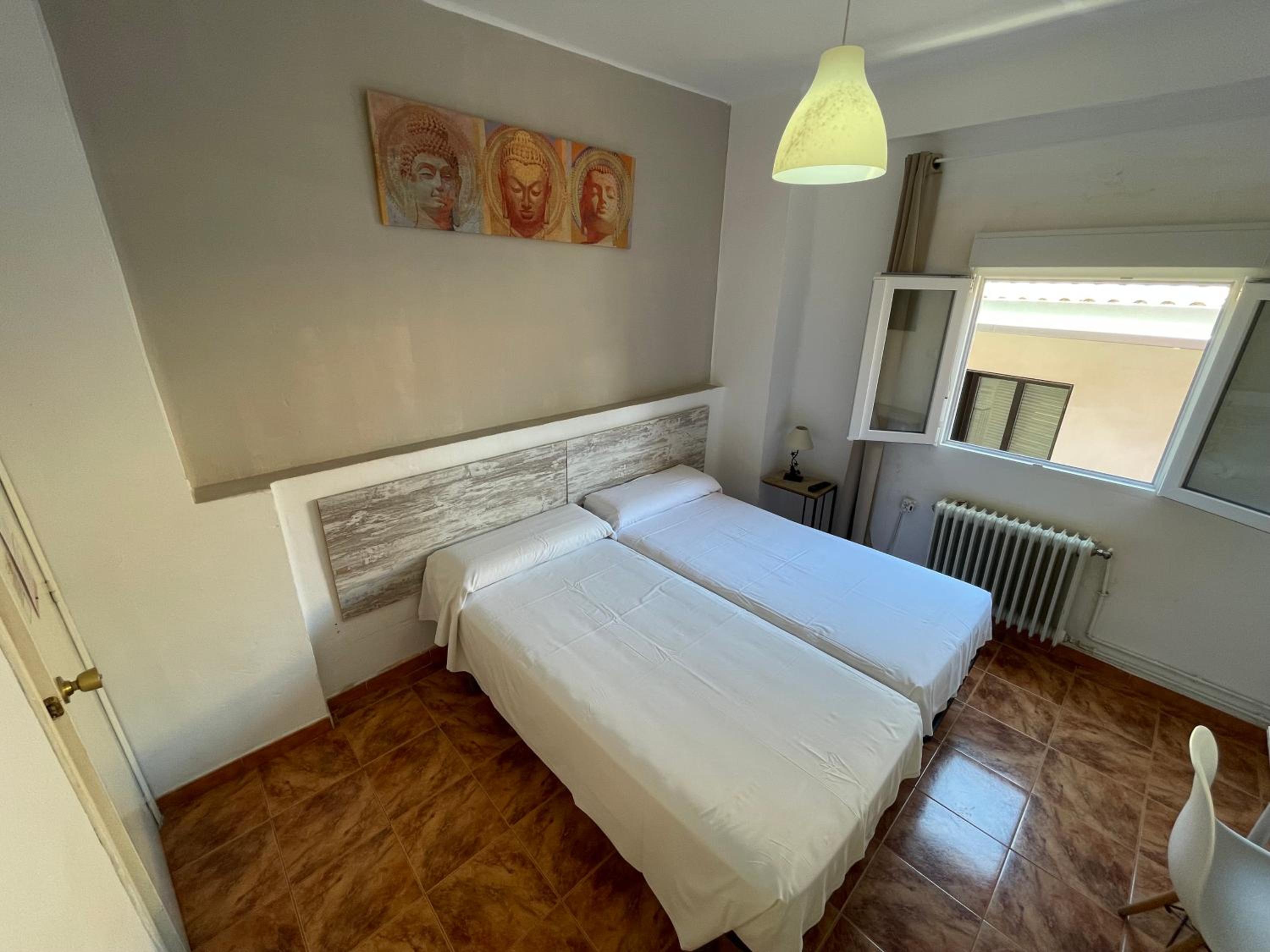 Double Room with Private Bathroom - Photo 5