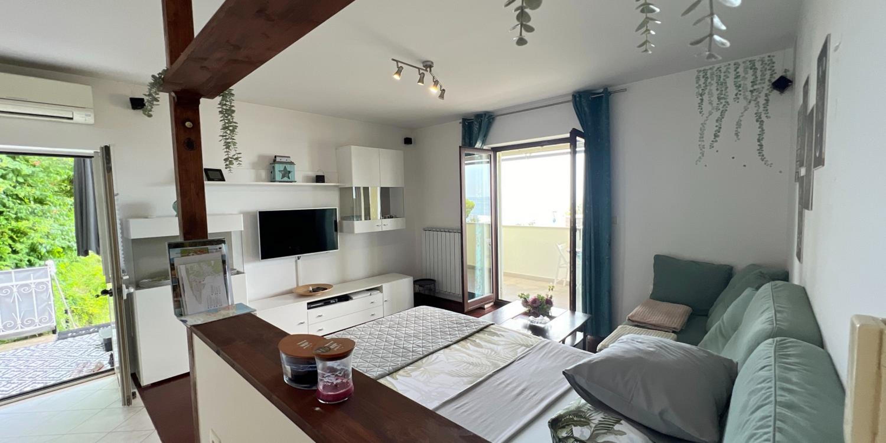 Apartment With Sea View photo 2