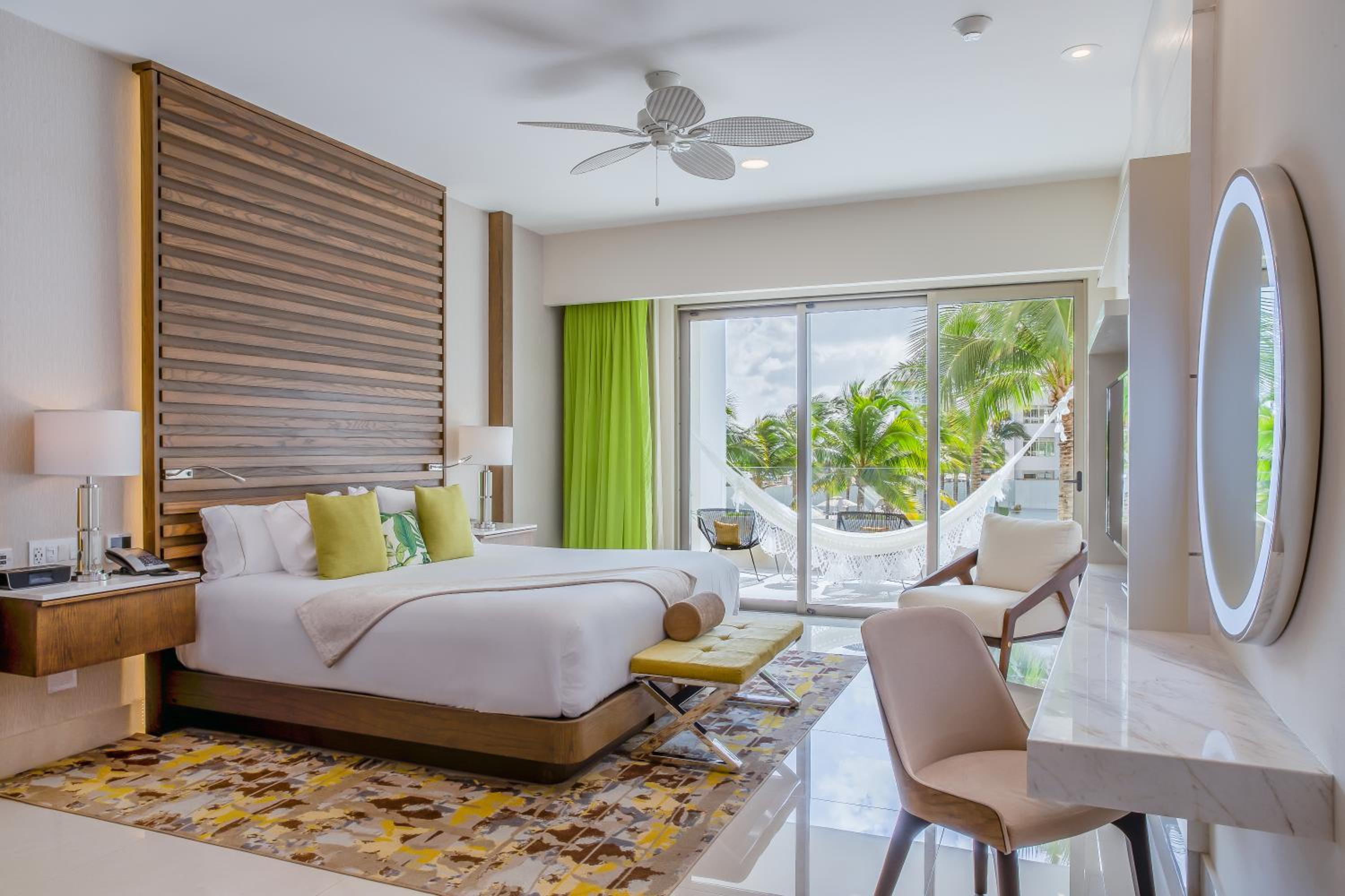 Junior Suite 1 King Bed