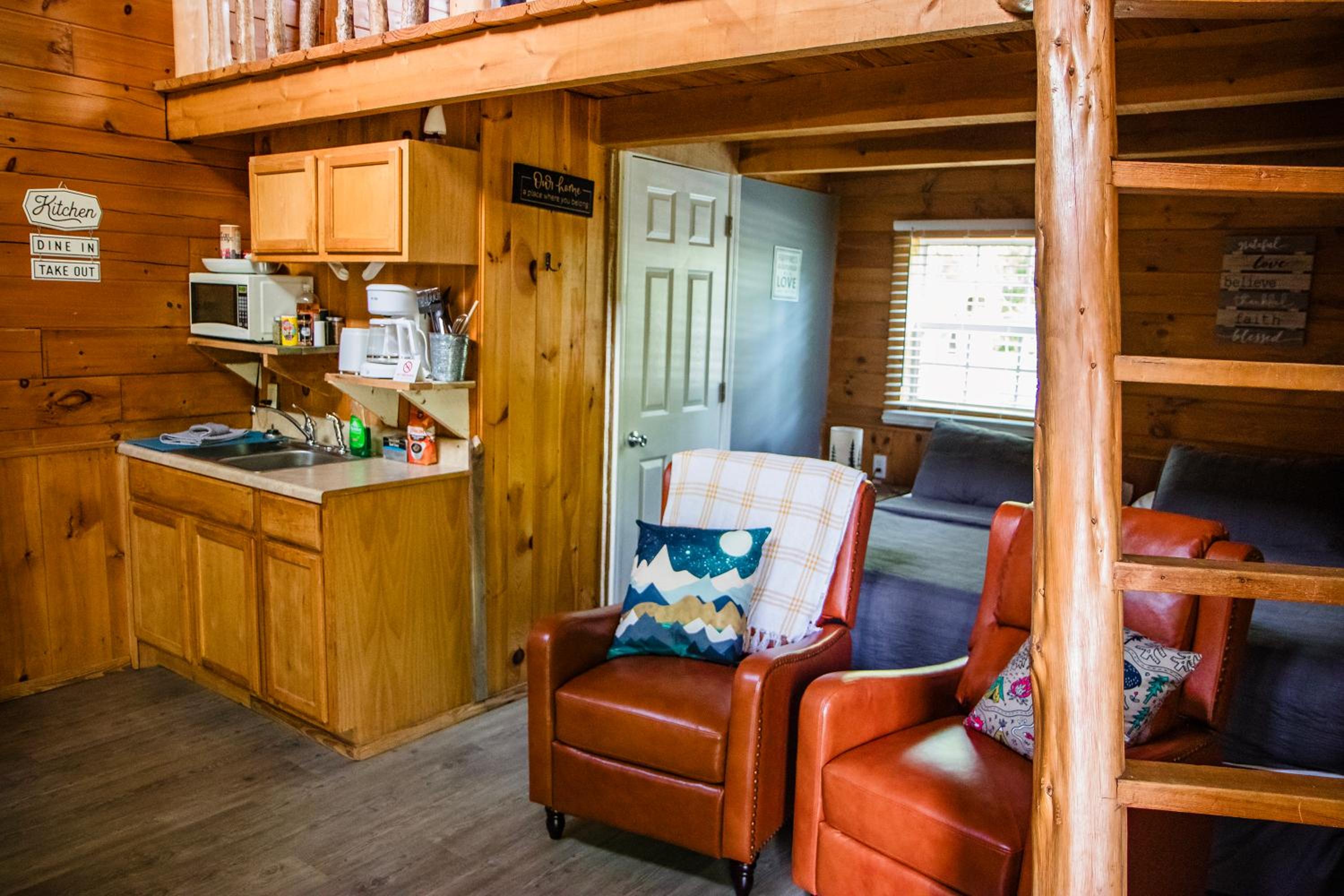 Sleepy Hollow Cabin 1 with Loft