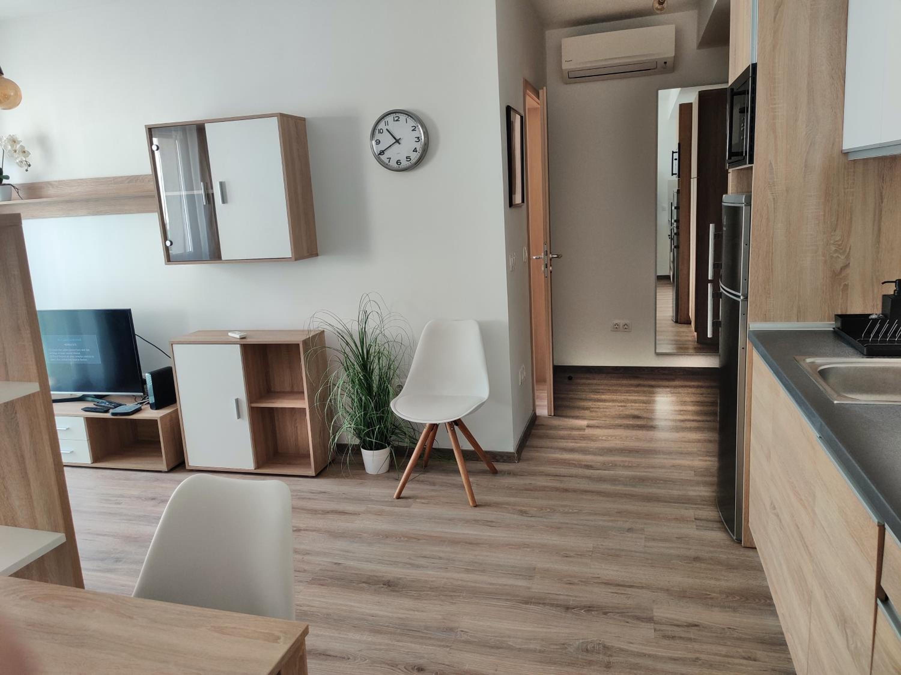 Superior One-Bedroom Apartment with Balcony