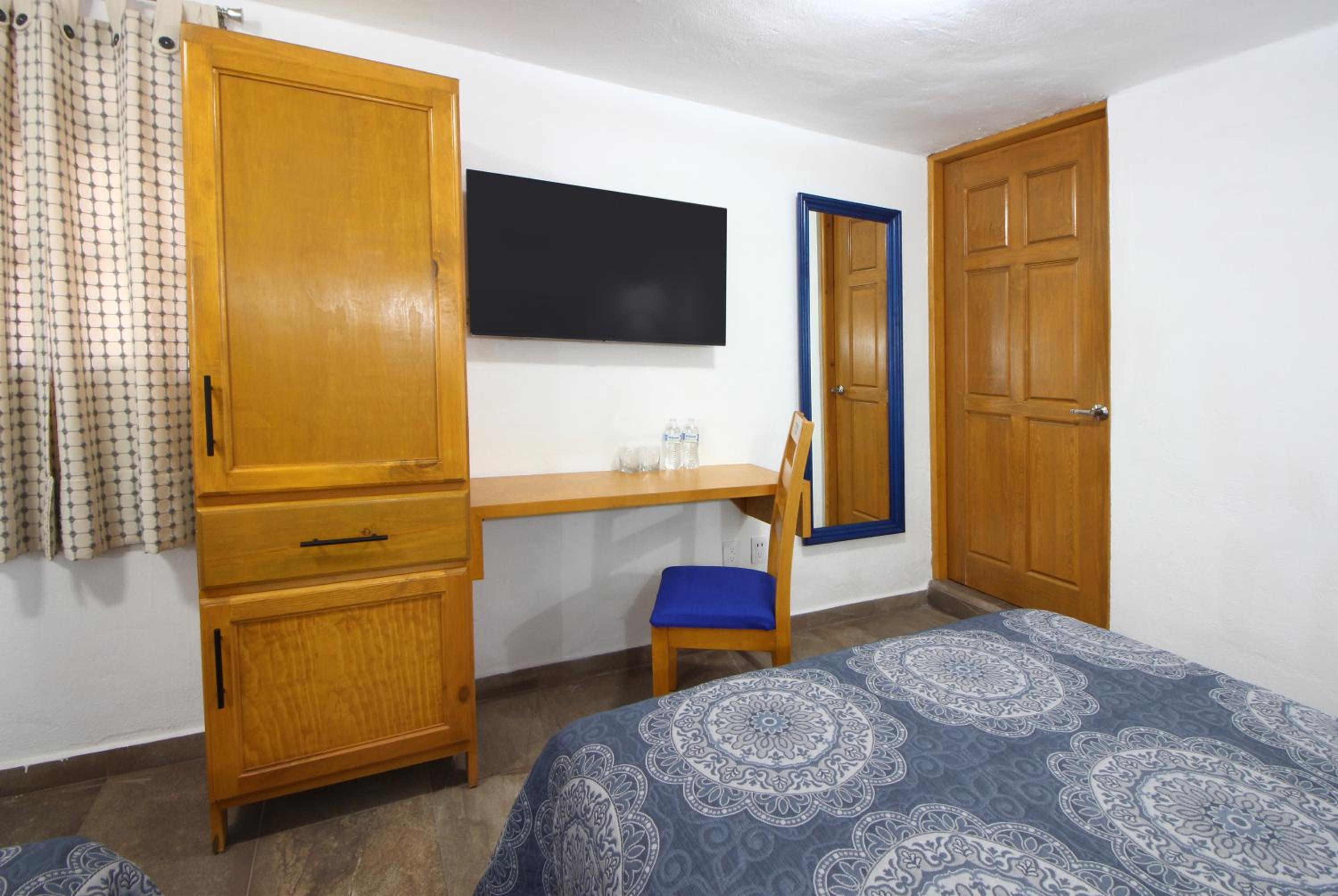 Standard Double Room with Two Double Beds photo 2