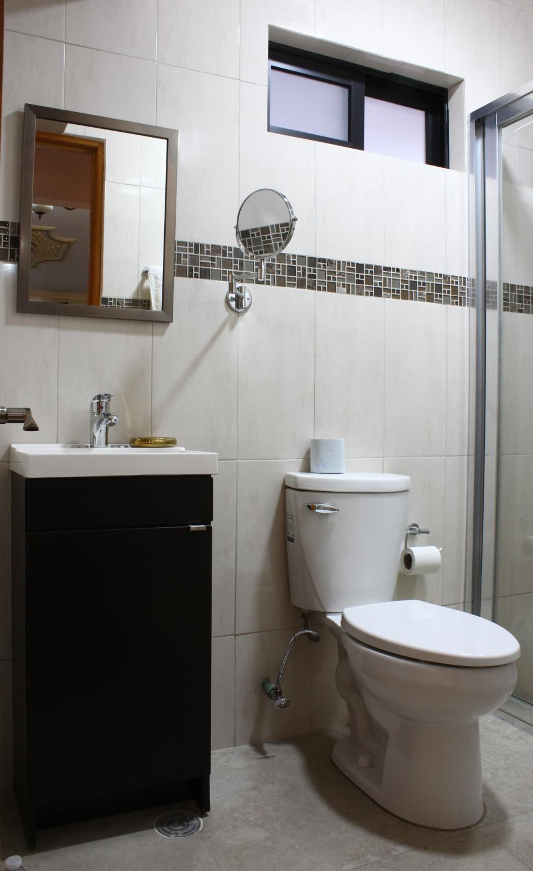 Twin Room with Bath photo 3