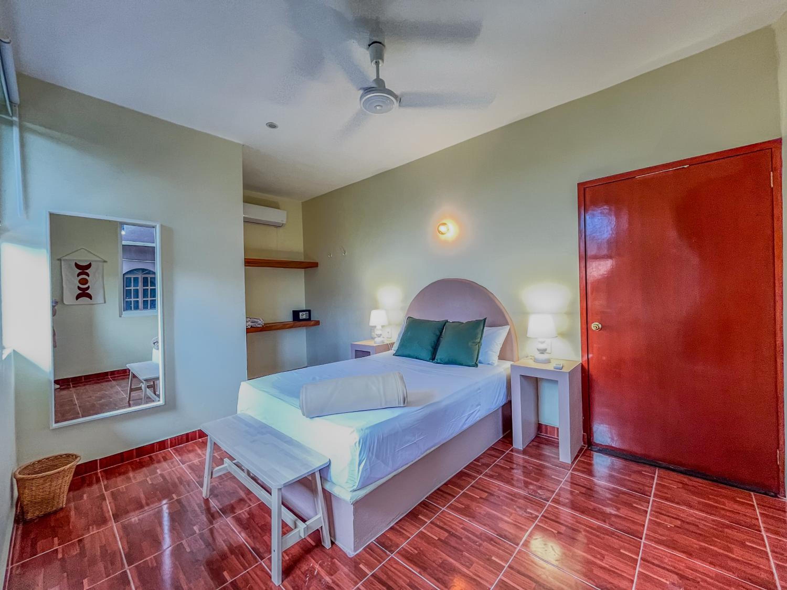 Deluxe Double Room with Balcony photo 1