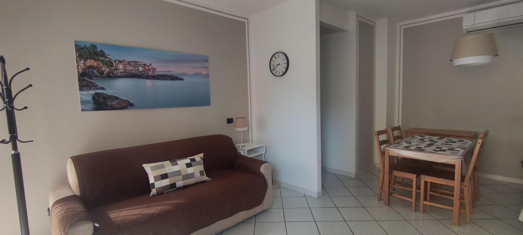 One-Bedroom Apartment photo 2