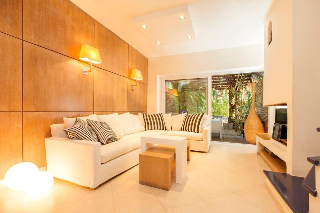 Three-Bedroom House photo 1