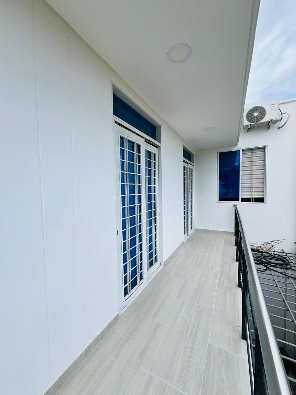 Three-Bedroom House photo 2