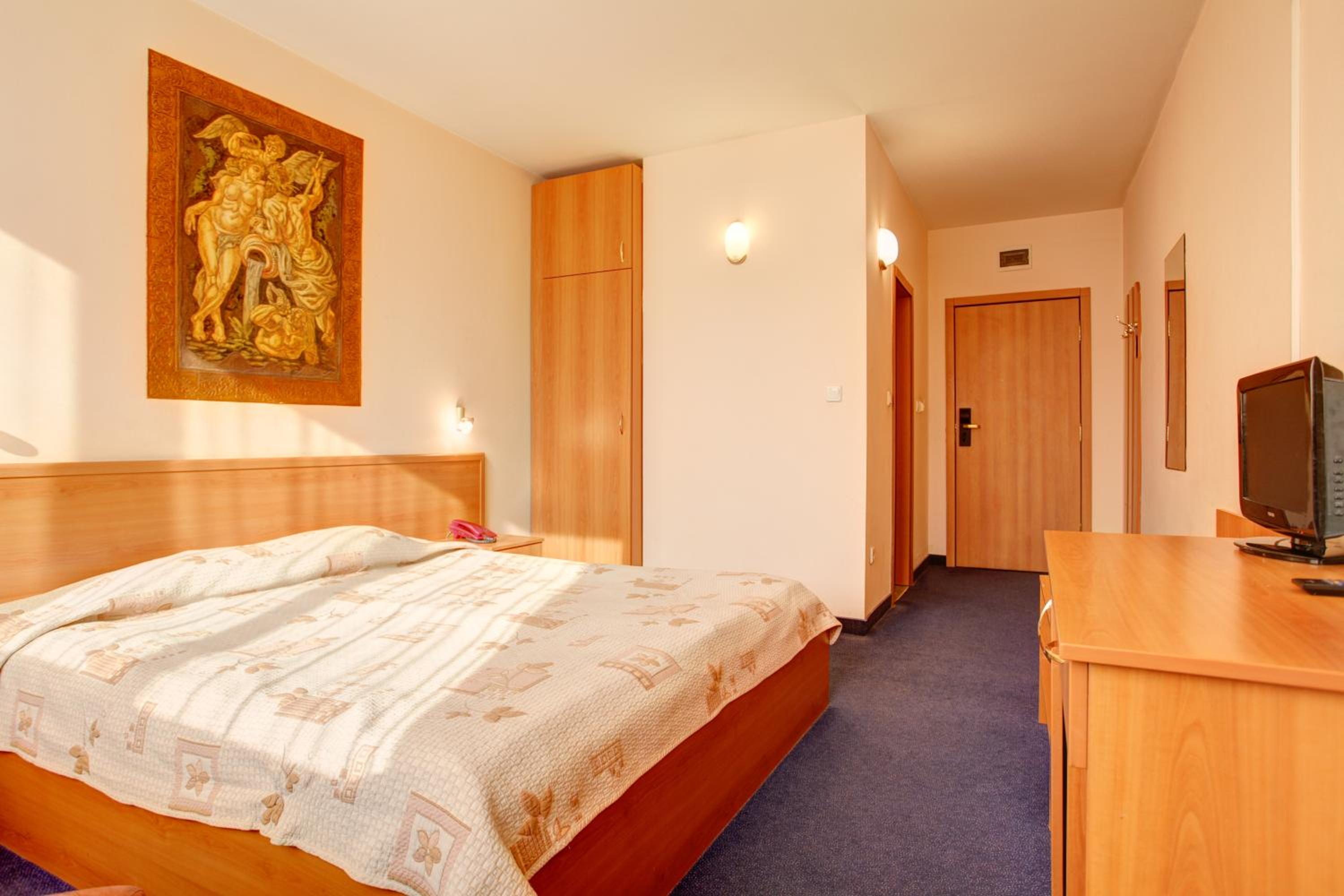 Double or Twin Room photo 1