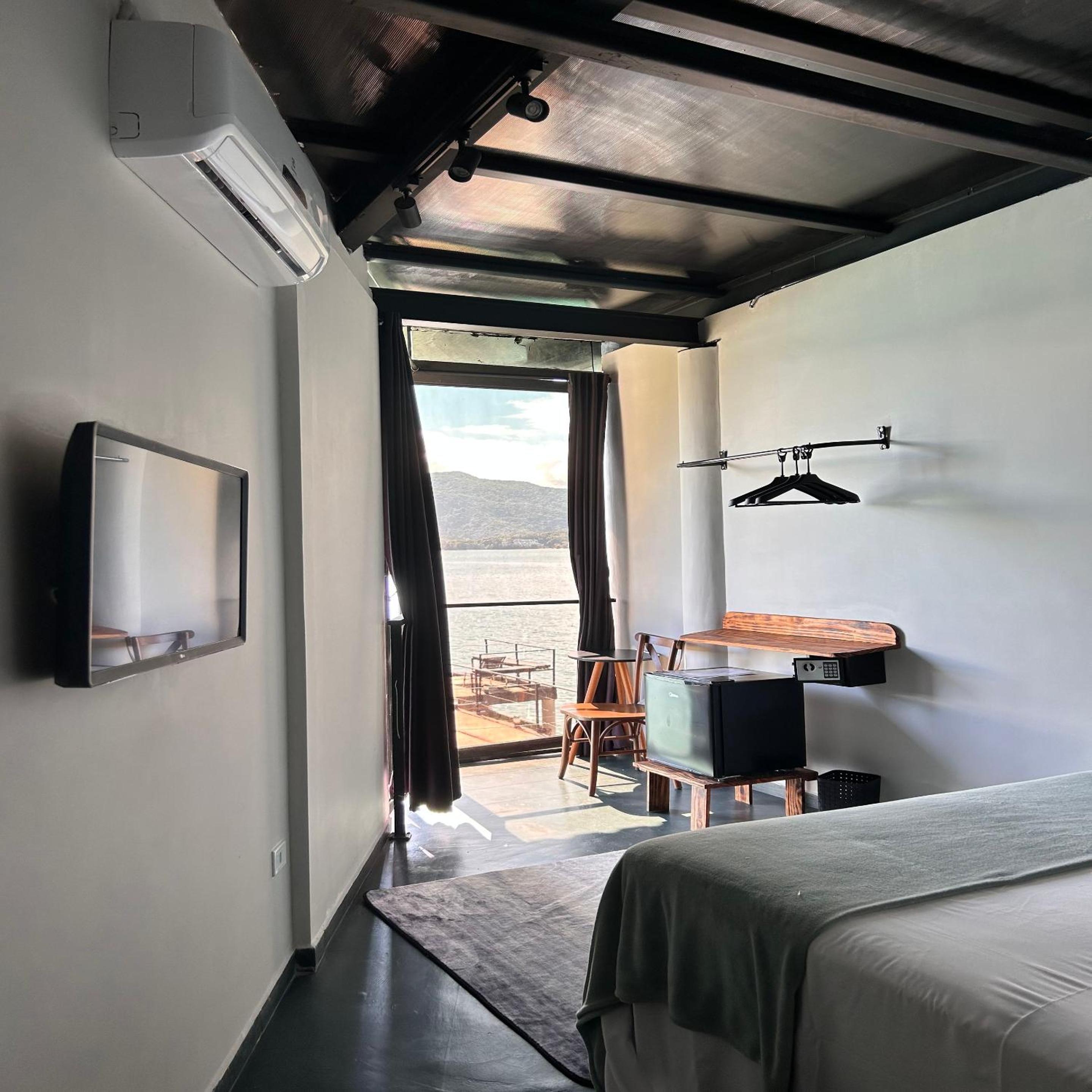 Queen Suite with Sea View photo 1