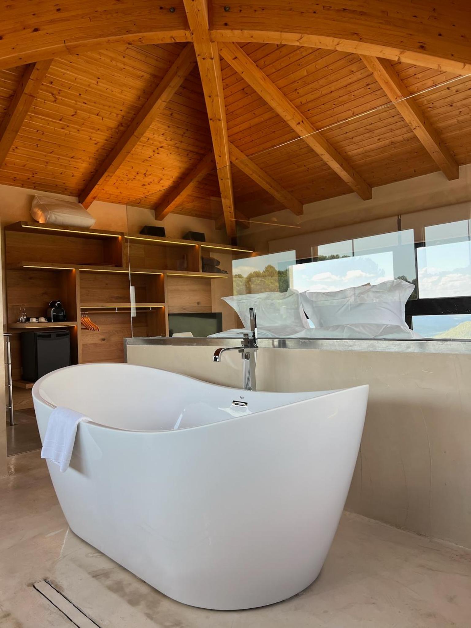 Suite con Bañera de Hidromasaje Suite con Bañera de Hidromasaje