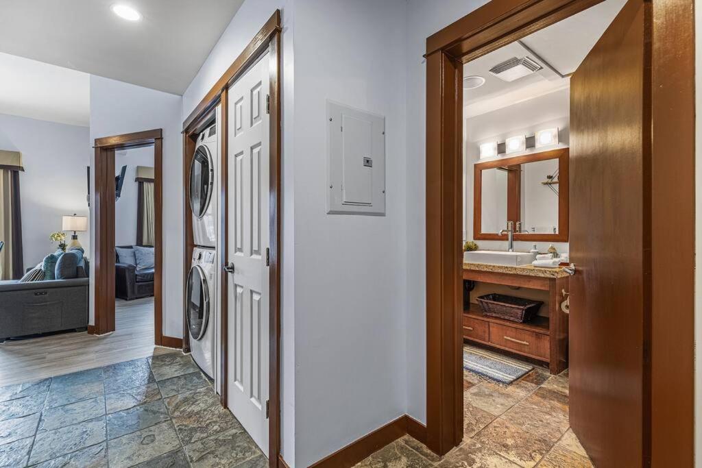 Two-Bedroom Apartment with Mountain View photo 3