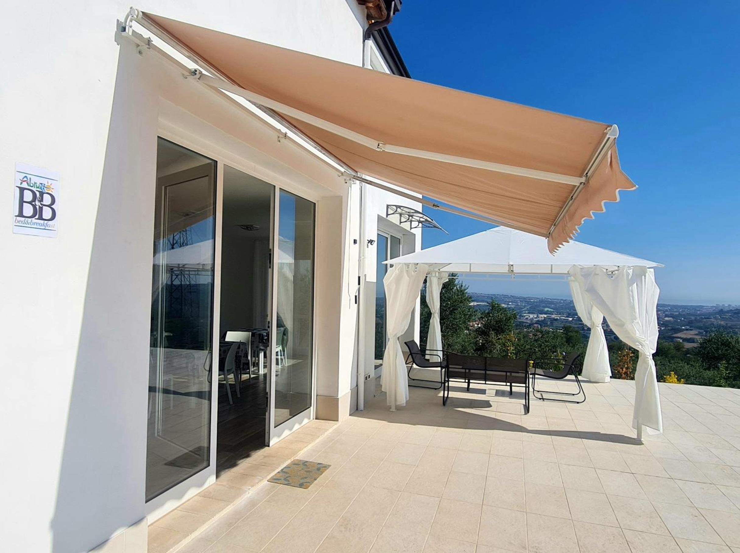 Standard Triple Room with Sea View photo 3
