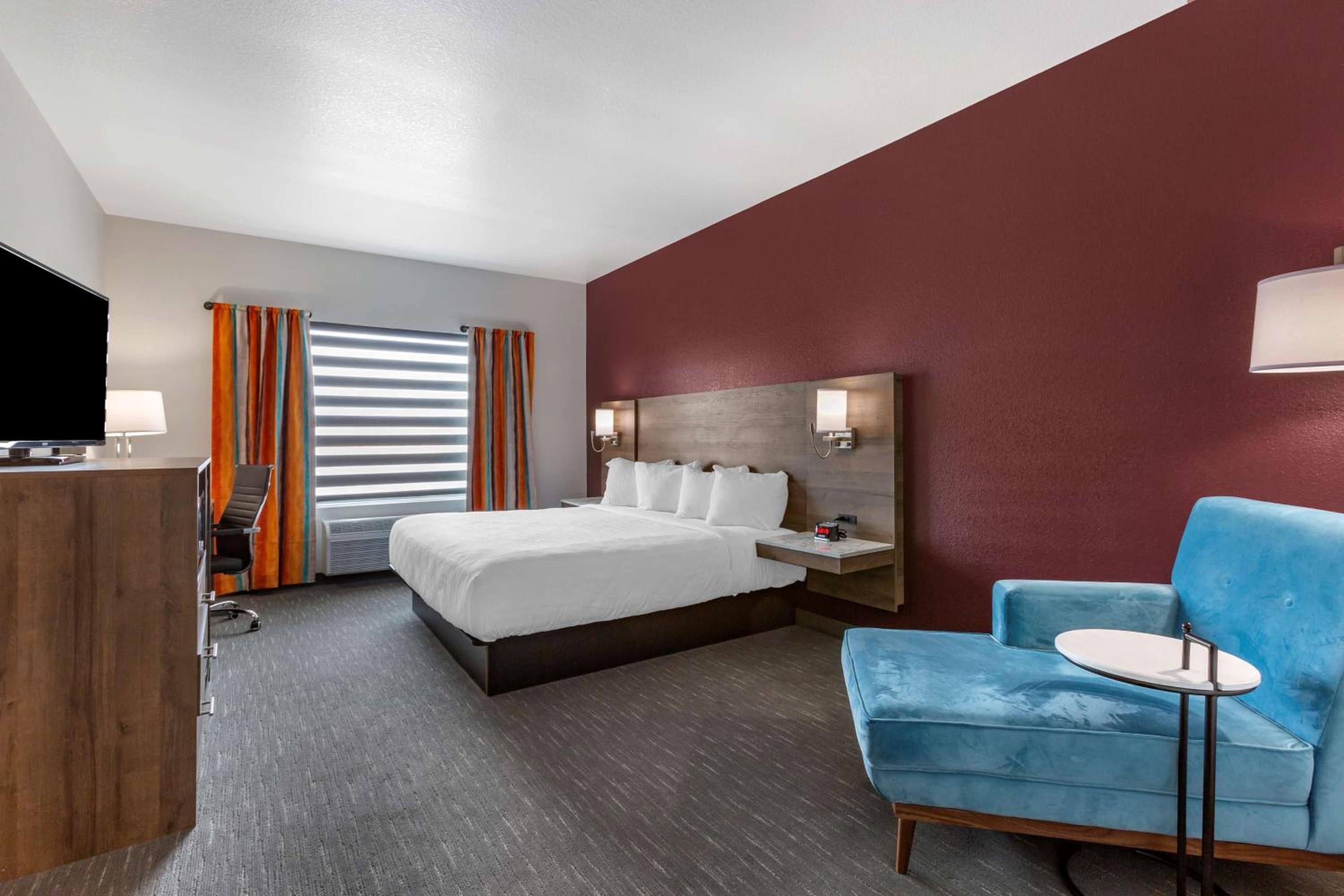 Queen Room with Two Queen Beds - Non-Smoking photo 1